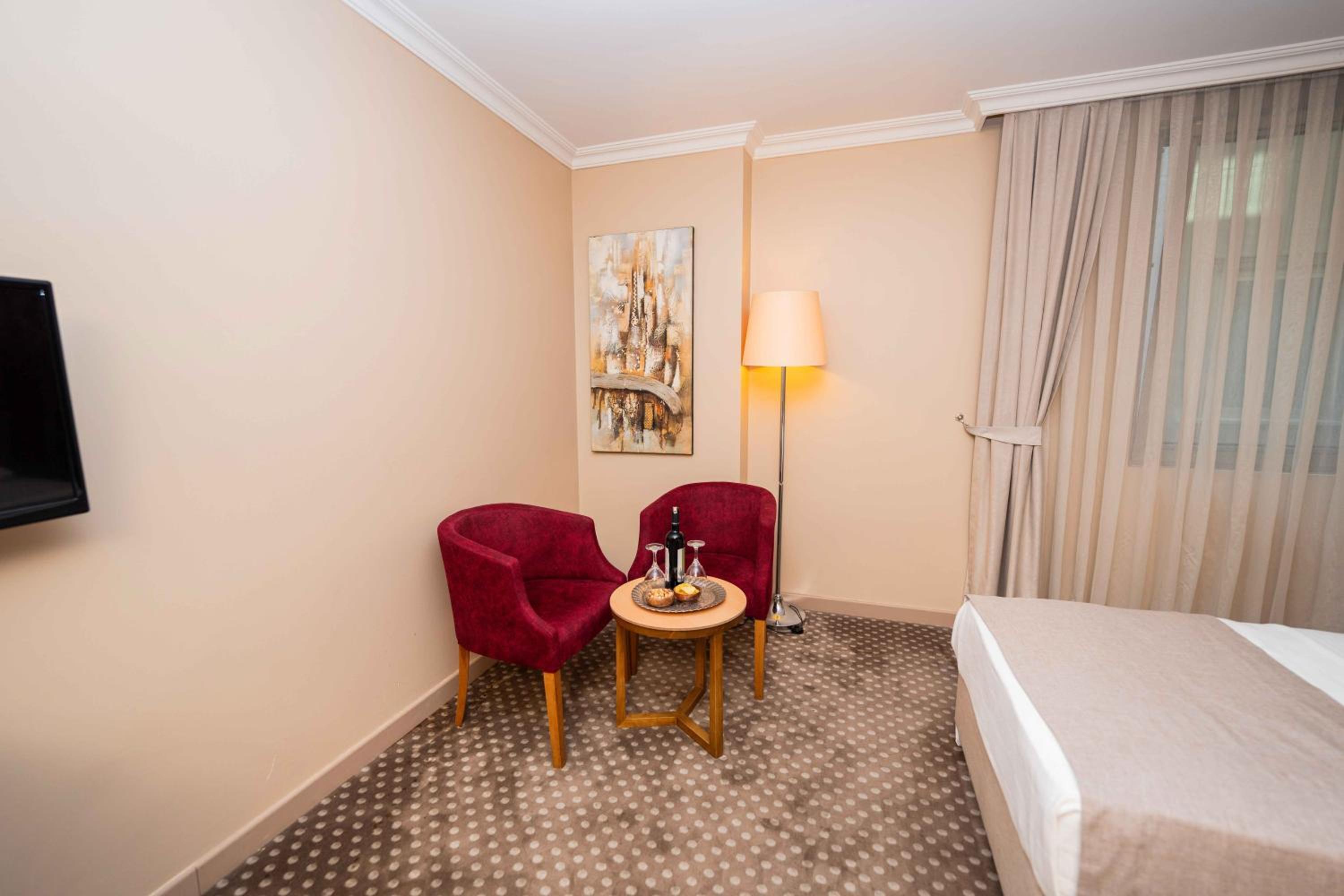 Standard Double Room - Photo 5