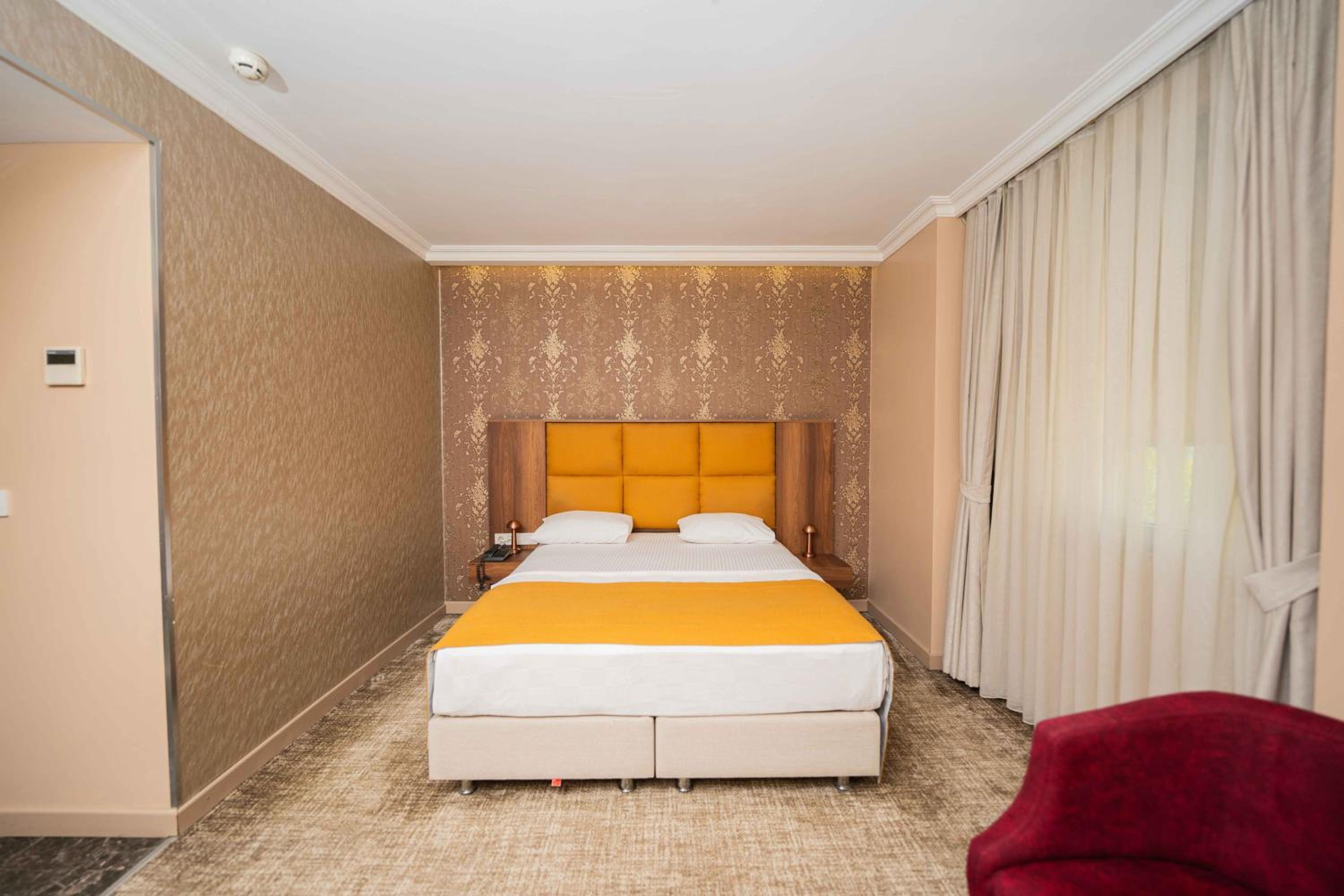 Standard Double Room - Photo 6