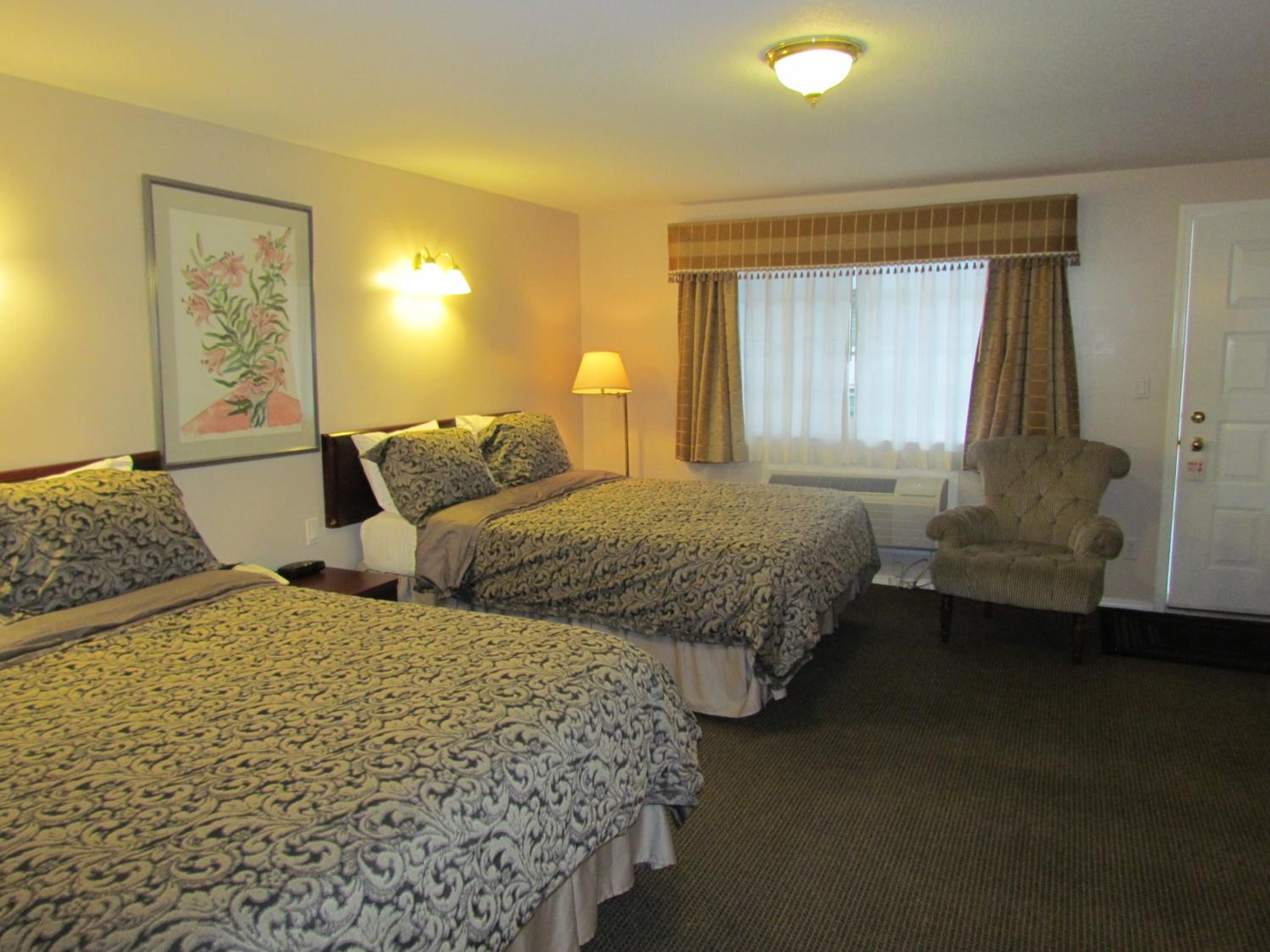 Deluxe Queen Room with Two Queen Beds