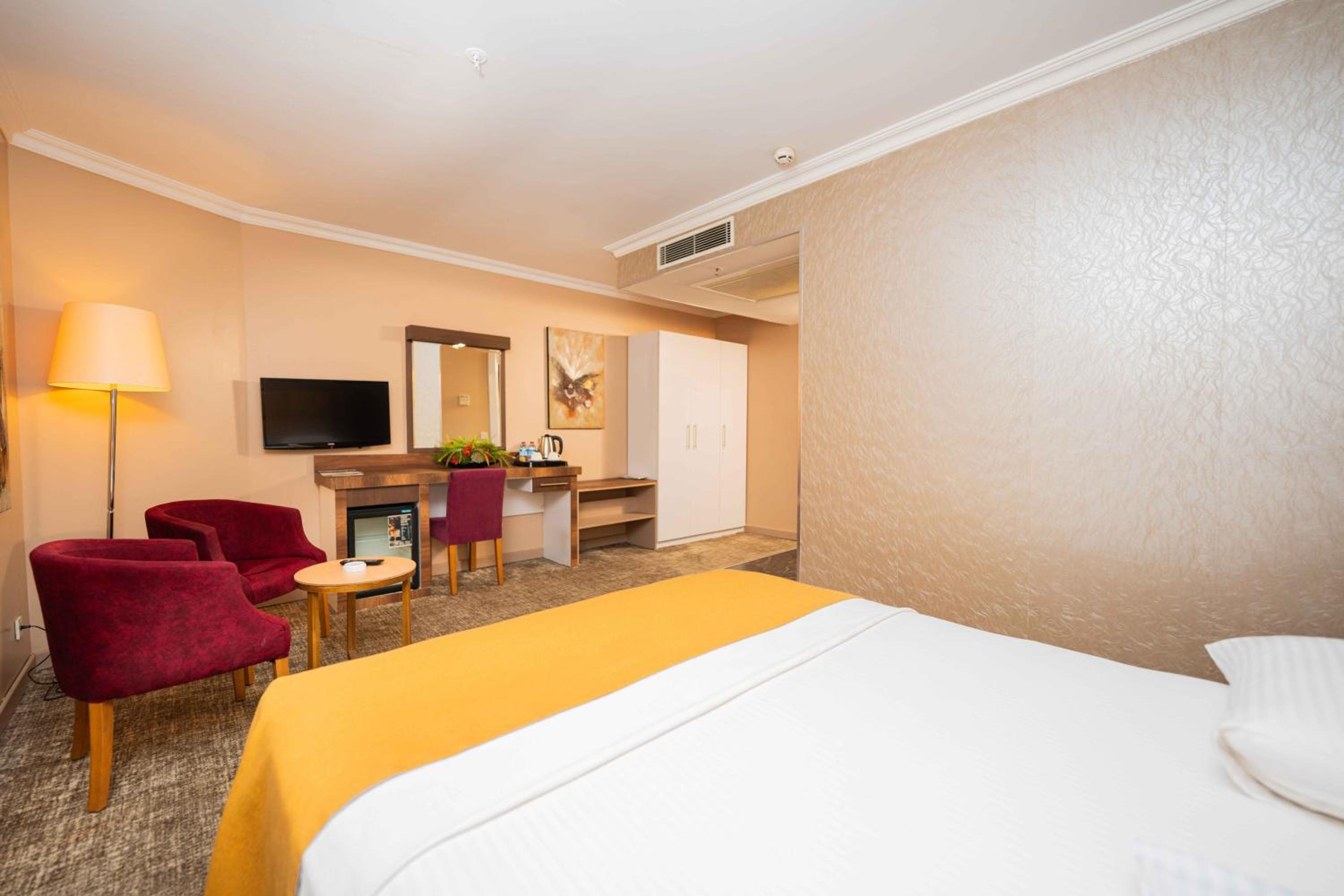 Standard Double Room - Photo 7