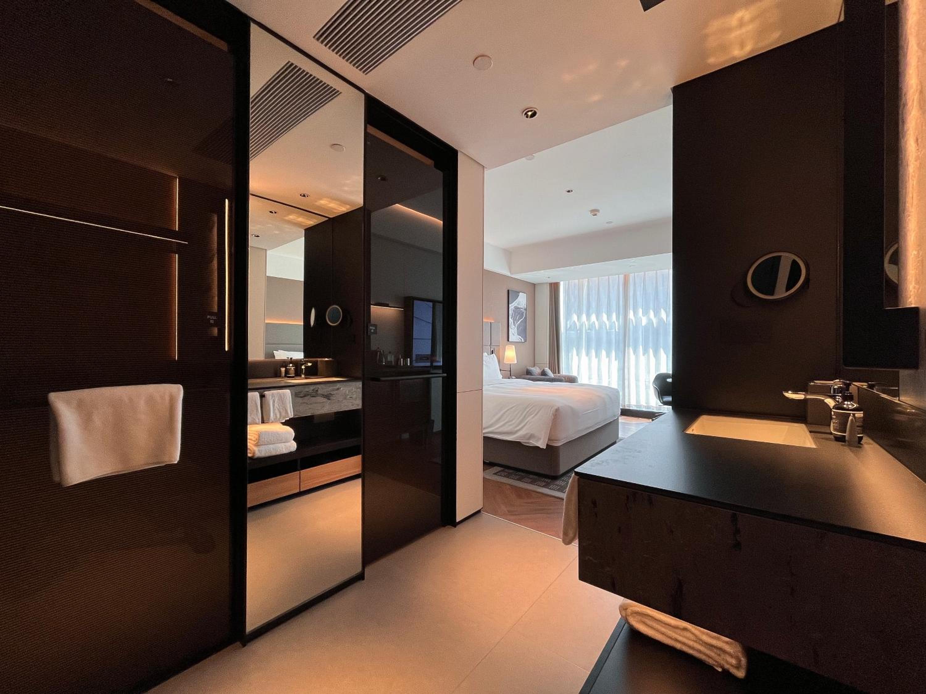 Deluxe Double Room -Pay At Hotel