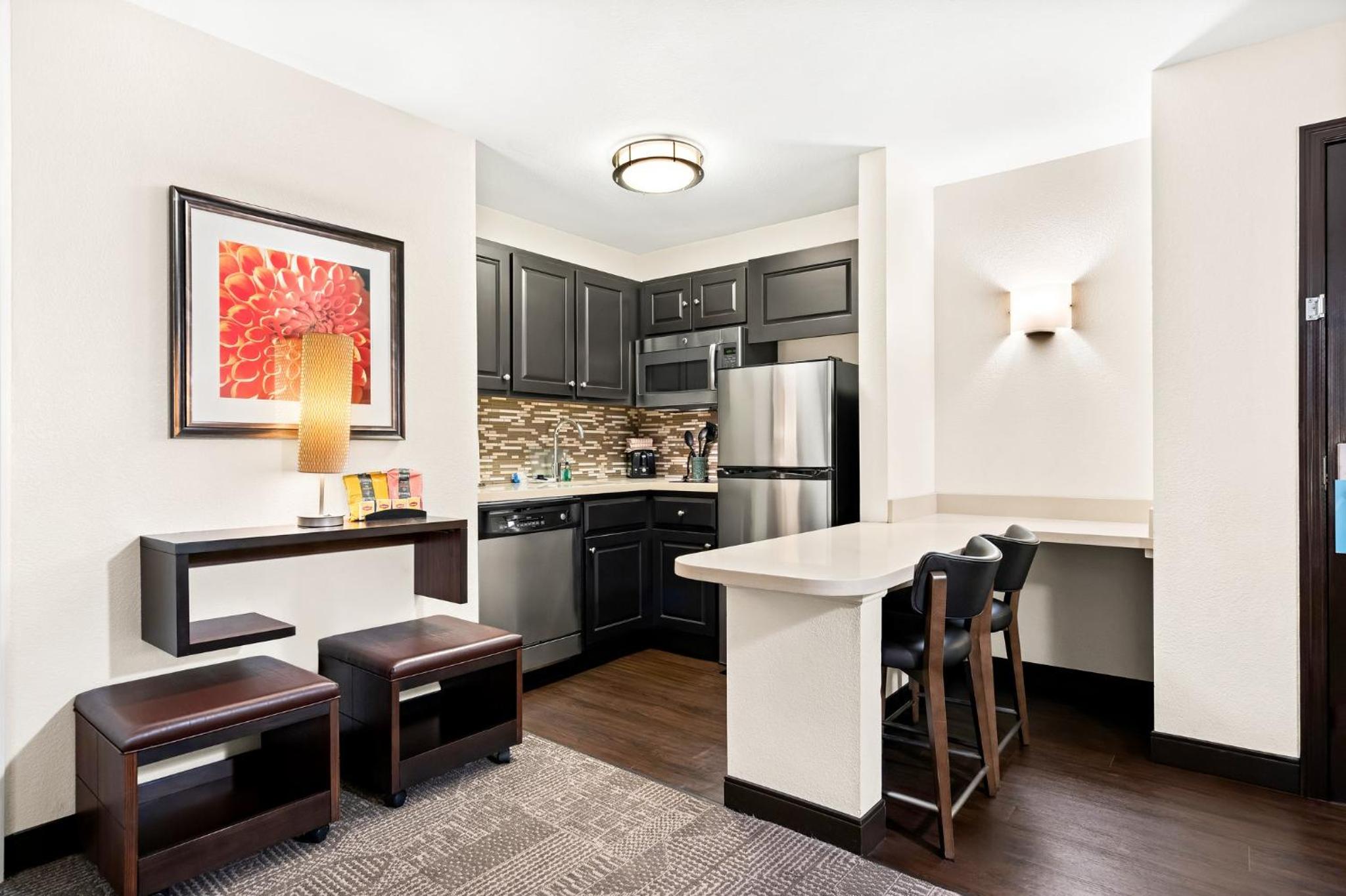 One-Bedroom Suite with Two Double Beds - Photo 2