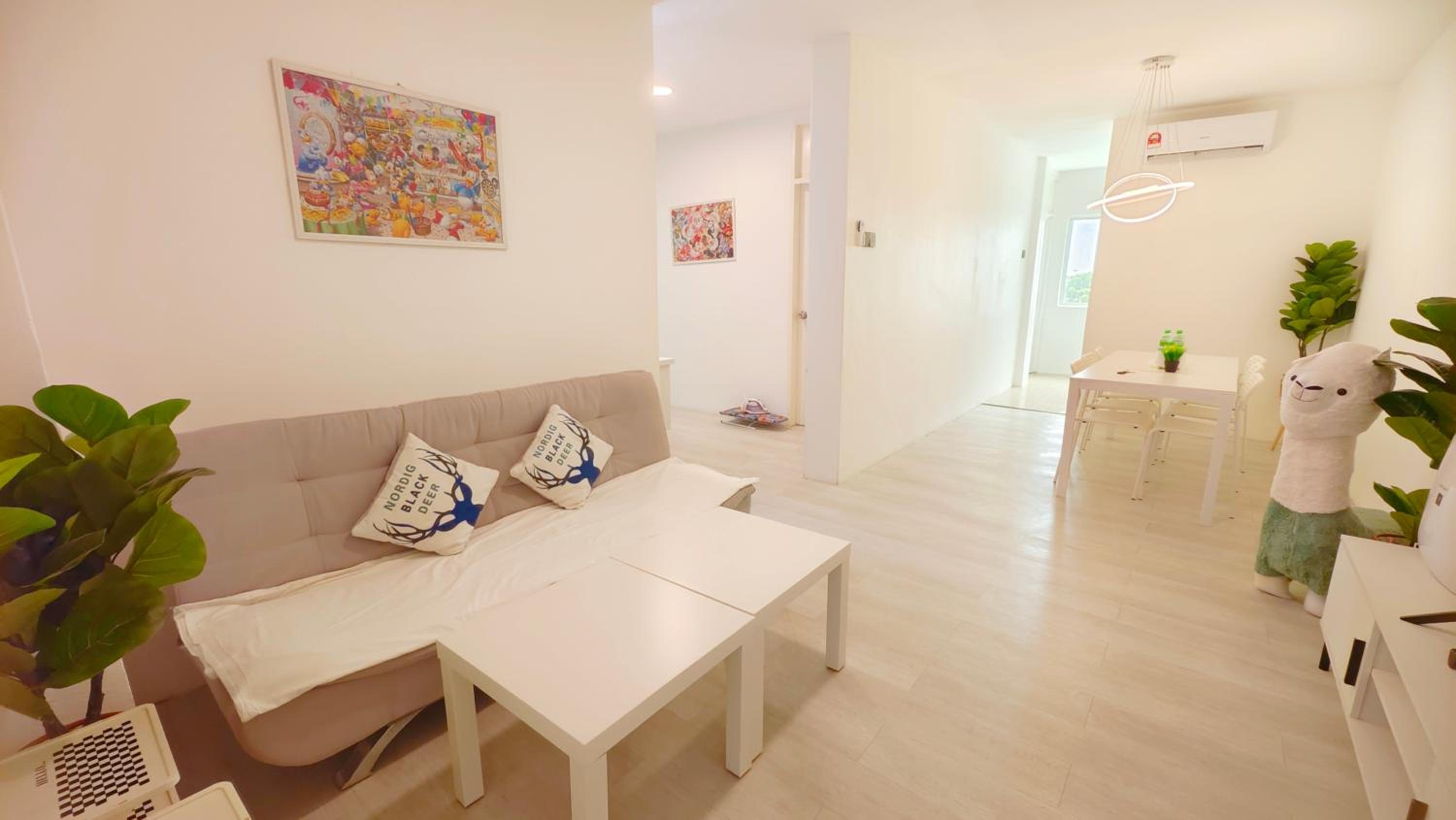 Two-Bedroom Apartment with Balcony photo 2