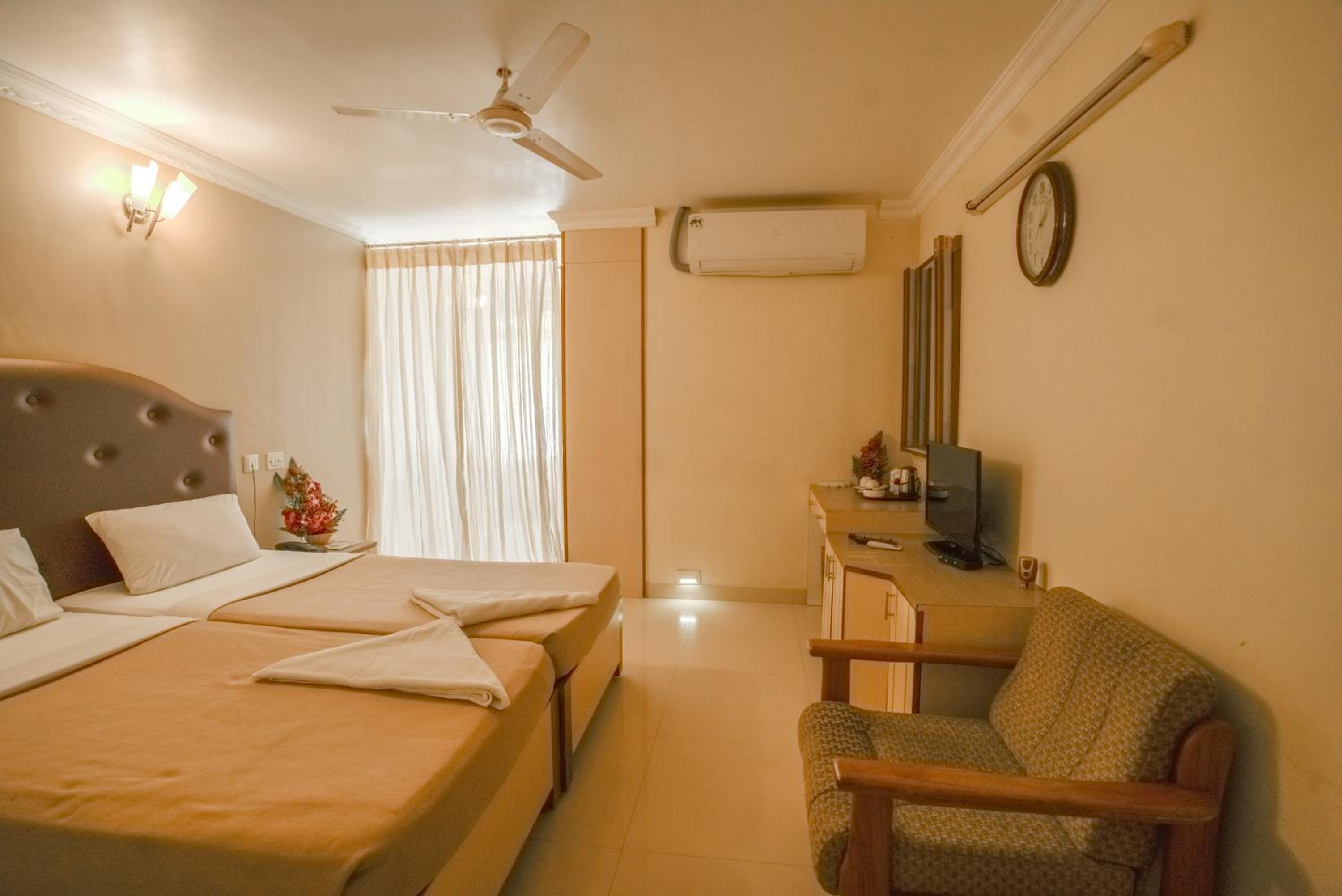 Deluxe Room - Photo 3