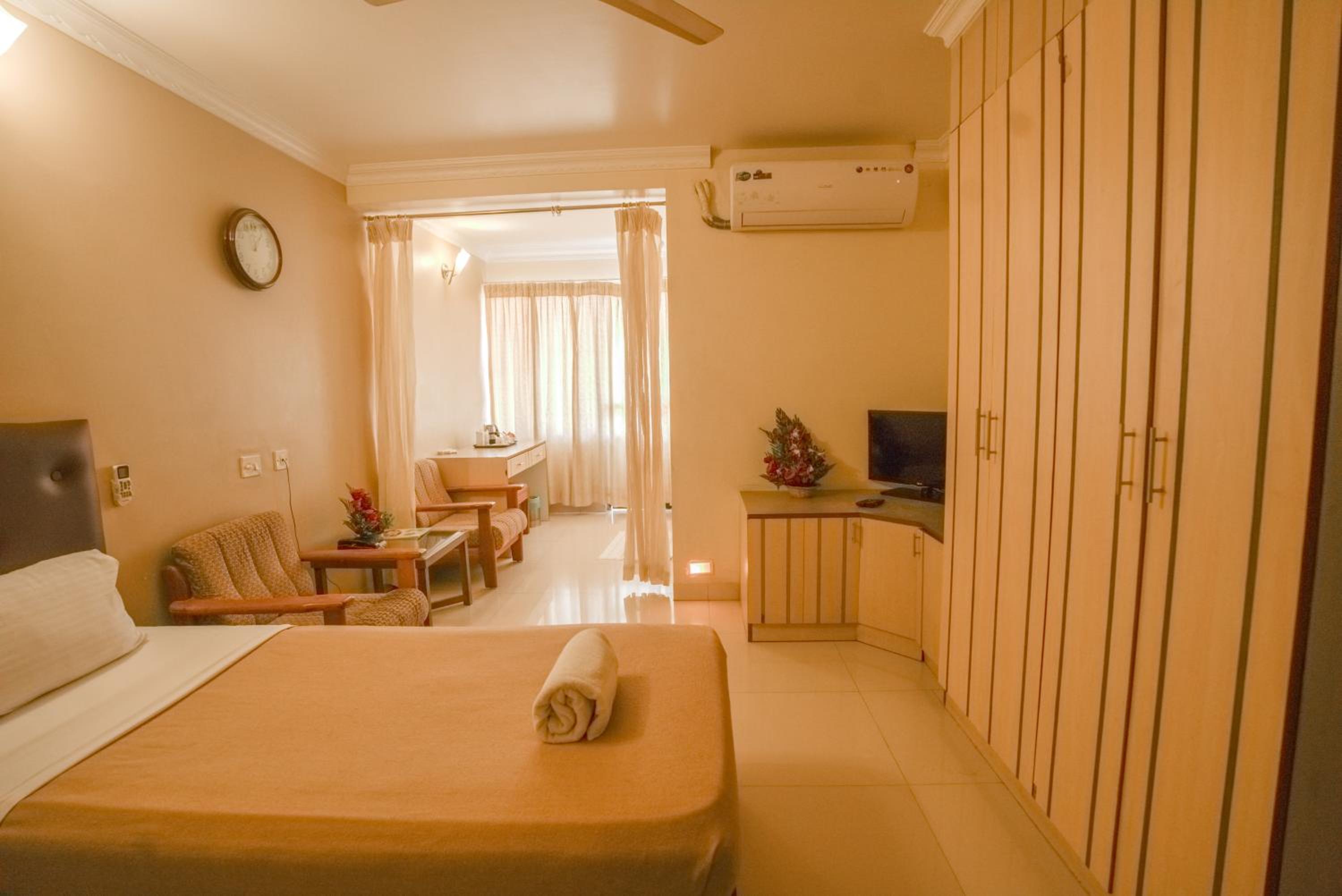 Deluxe Room - Photo 5