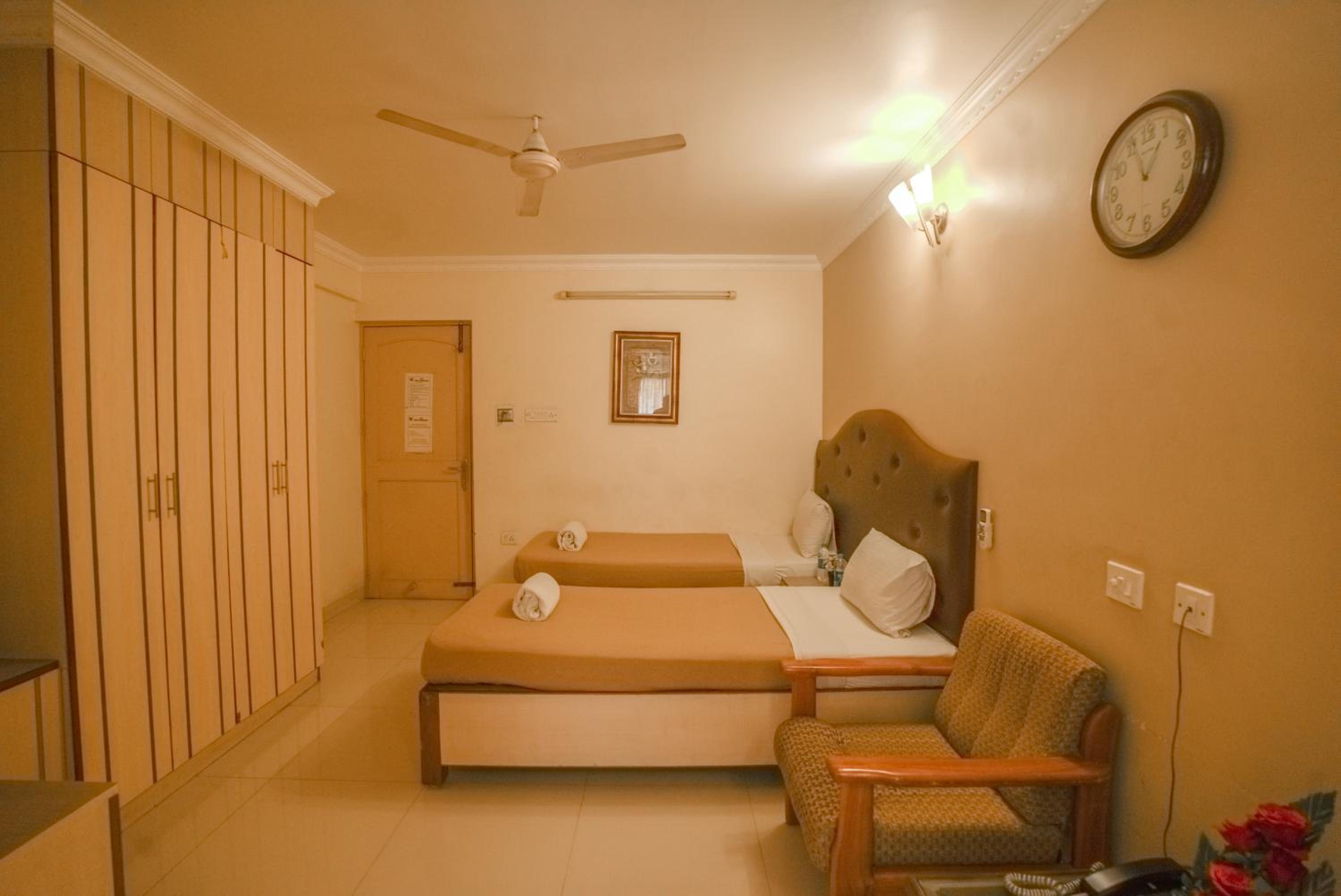 Deluxe Room - Photo 6