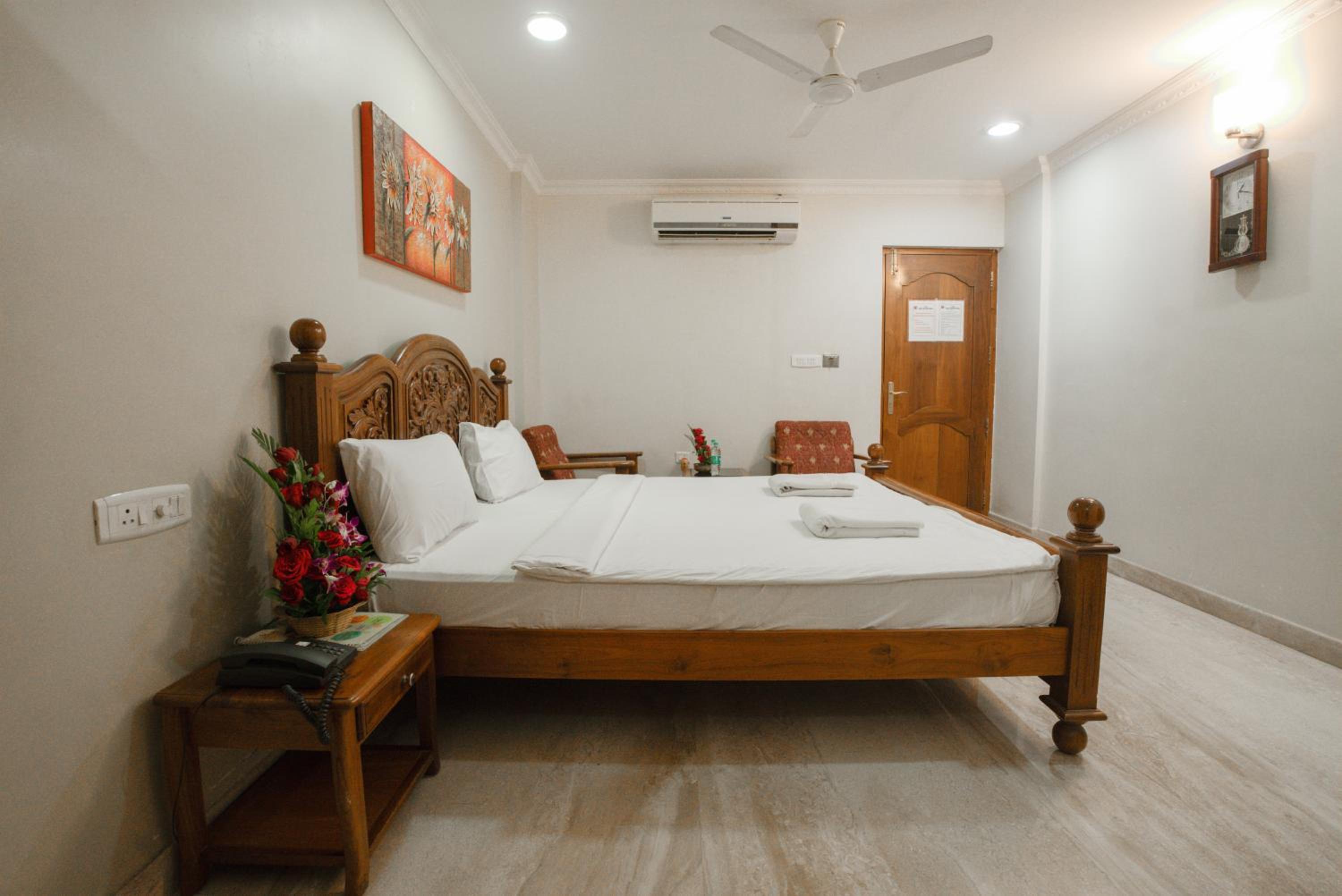 Deluxe Room - Photo 2