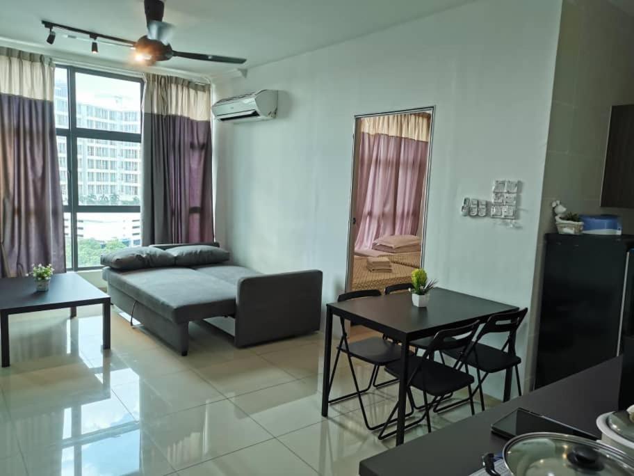 One-Bedroom Apartment photo 3