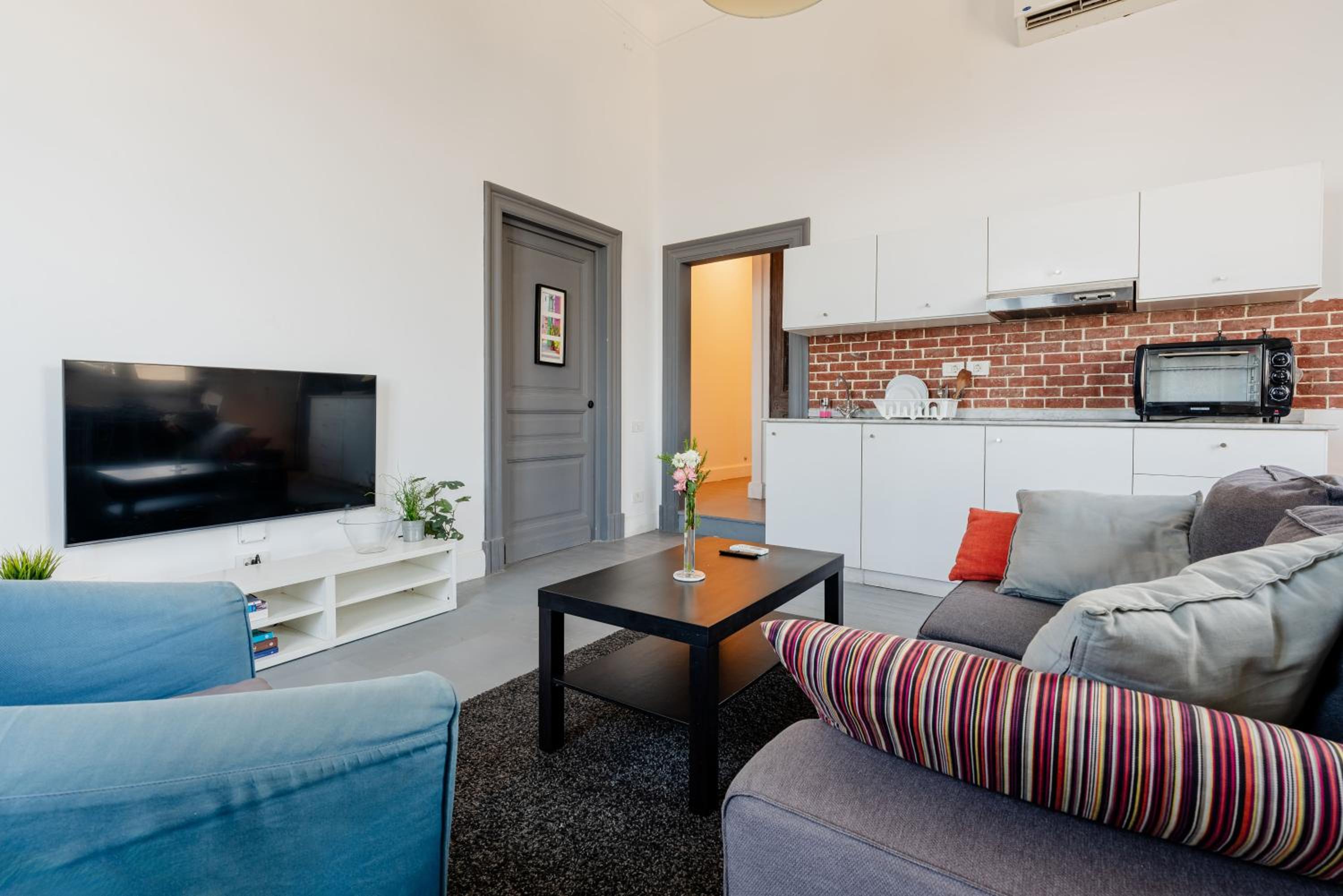 One-Bedroom Apartment with Sea View photo 3