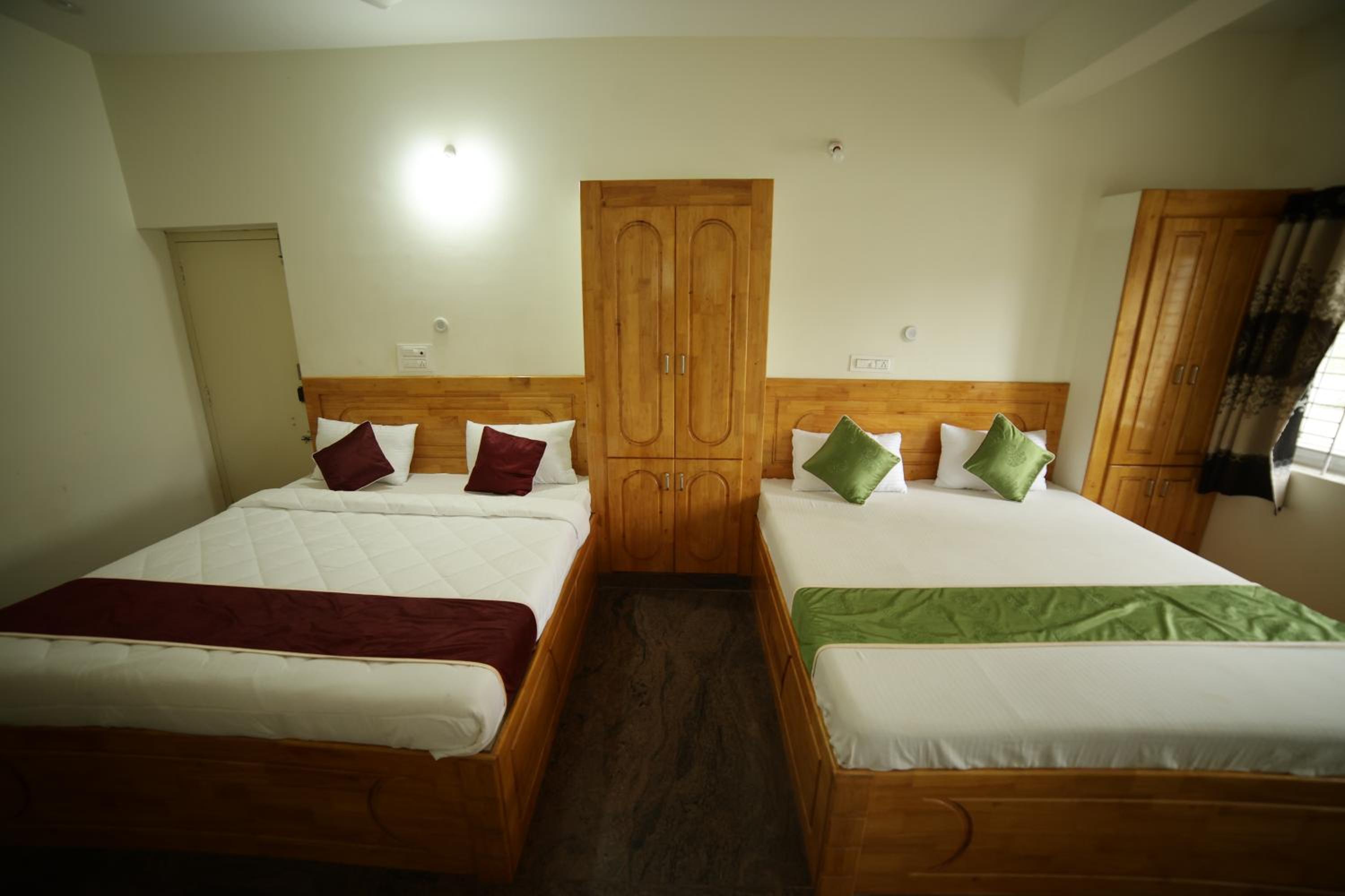 Deluxe Family Room