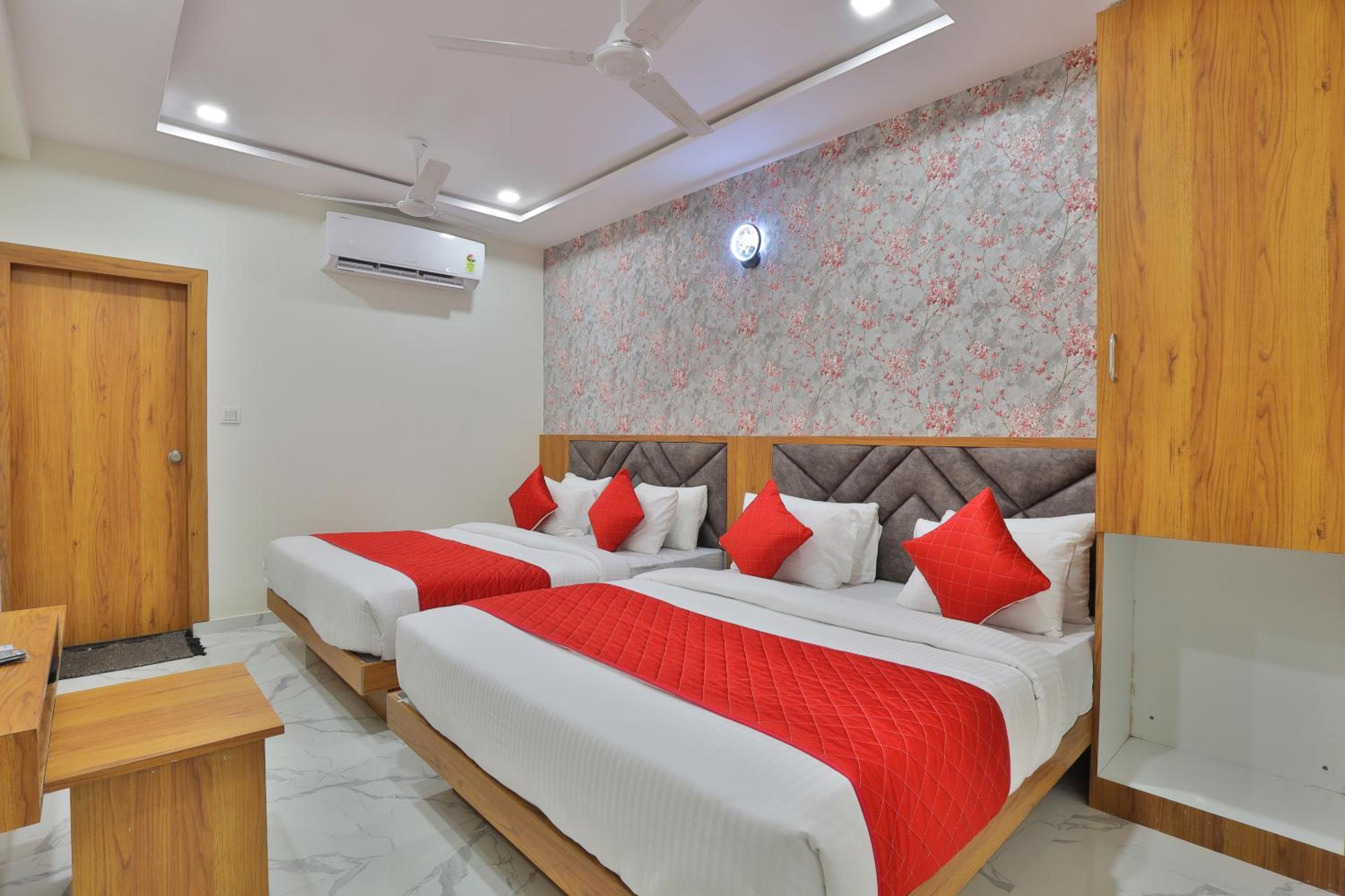 Quadruple Room - Photo 8