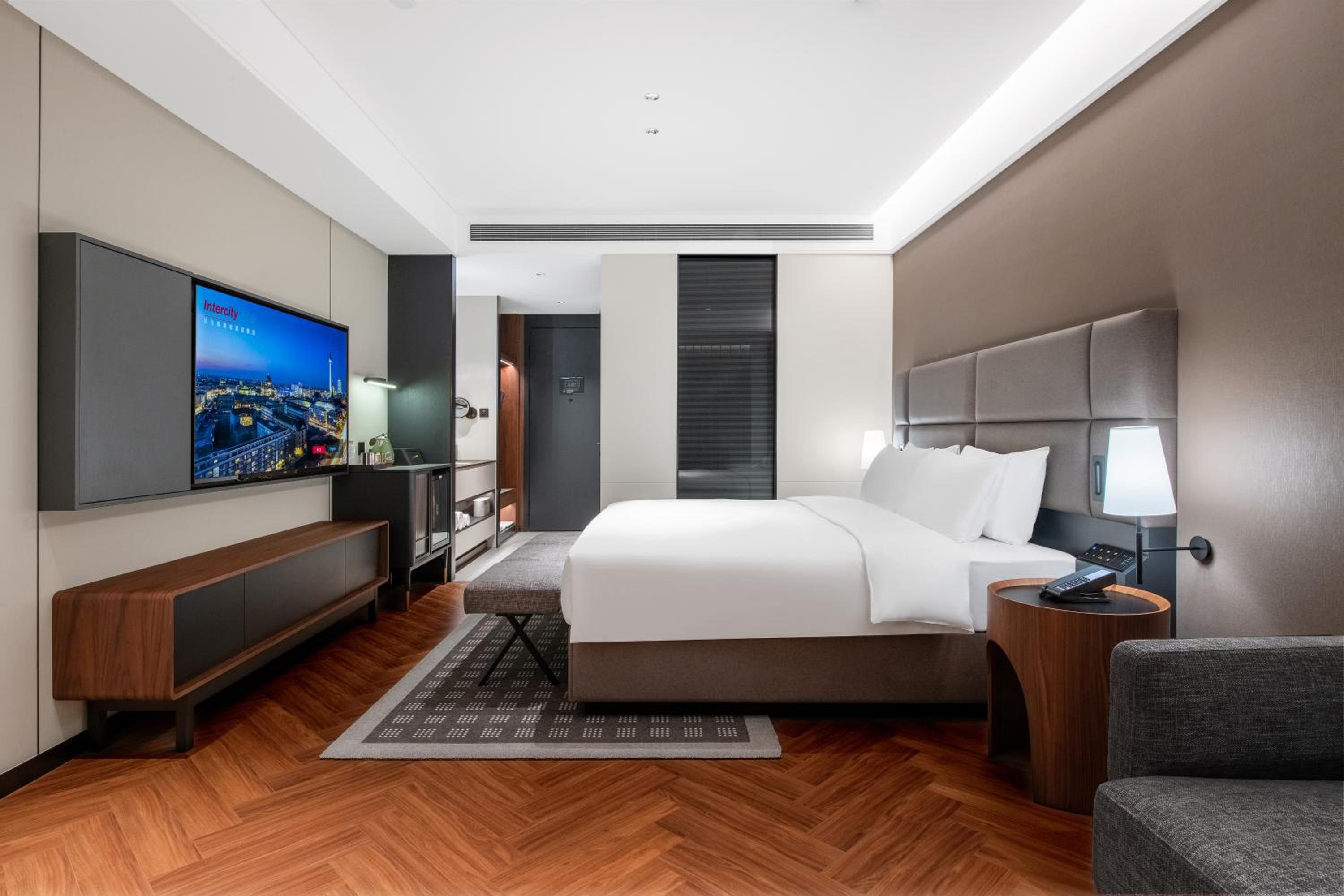 Deluxe Queen Room photo 2
