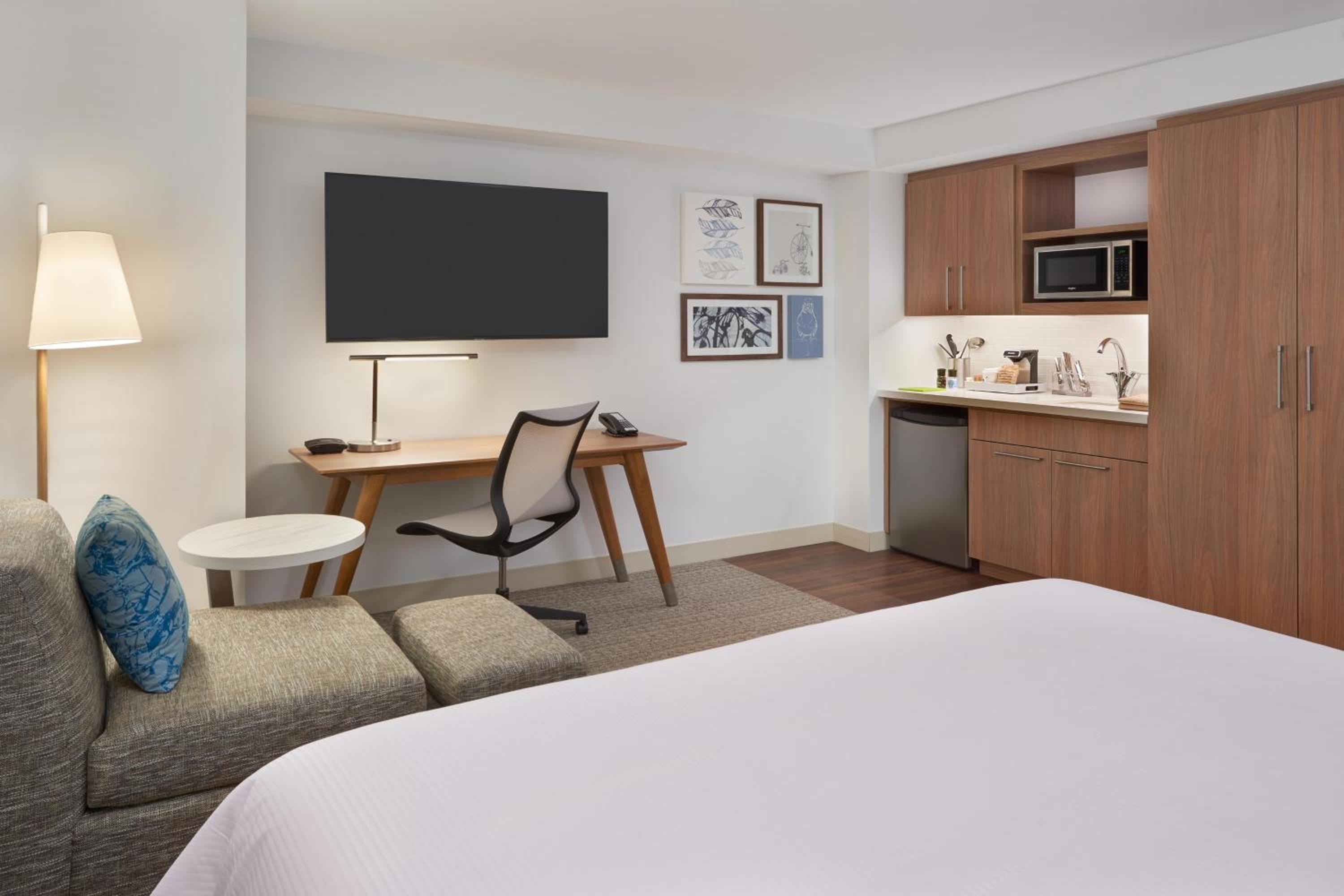 Guest Room, 1 King