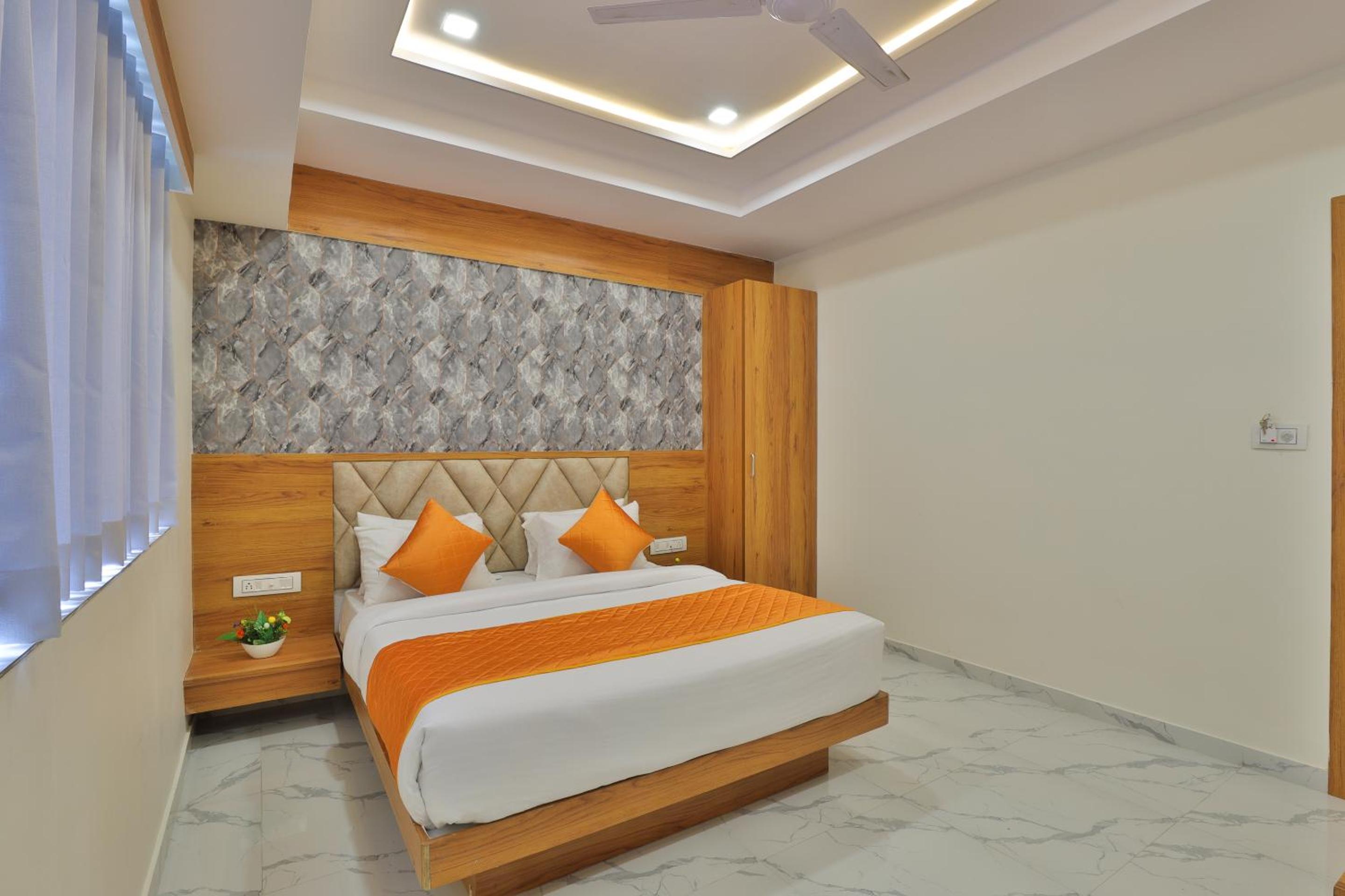 Double Room - Photo 10