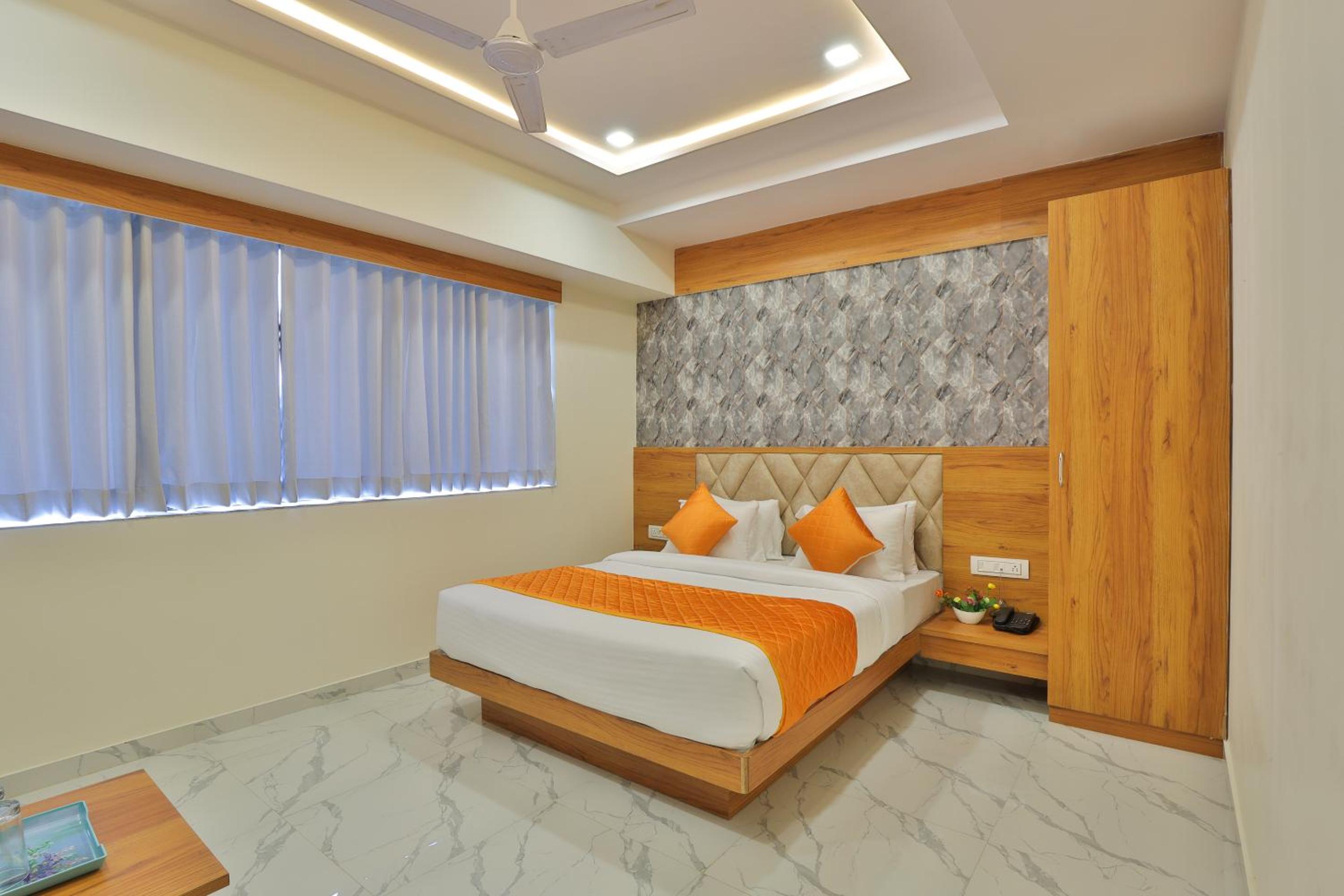 Double Room - Photo 9
