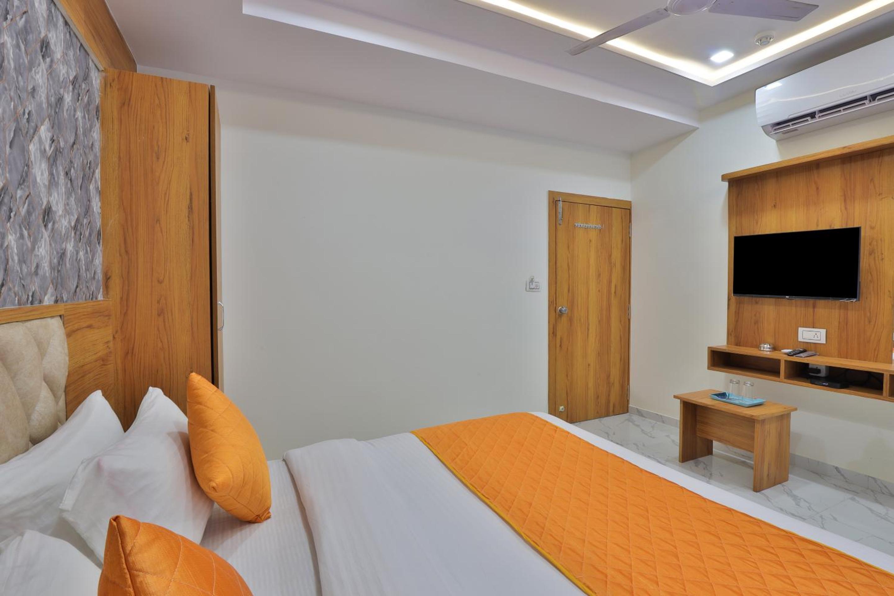 Double Room - Photo 7