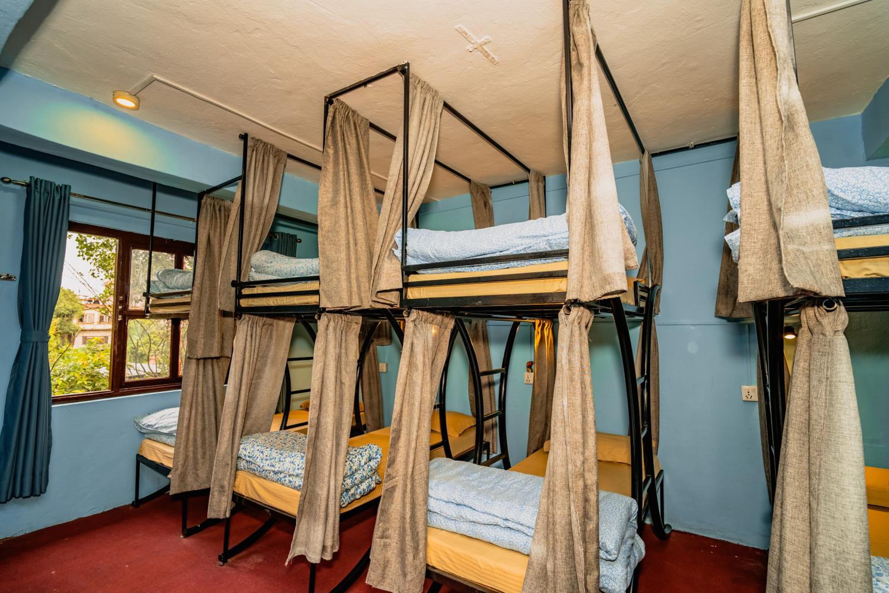 Bed in 10-Bed Mixed Dormitory Room photo 2