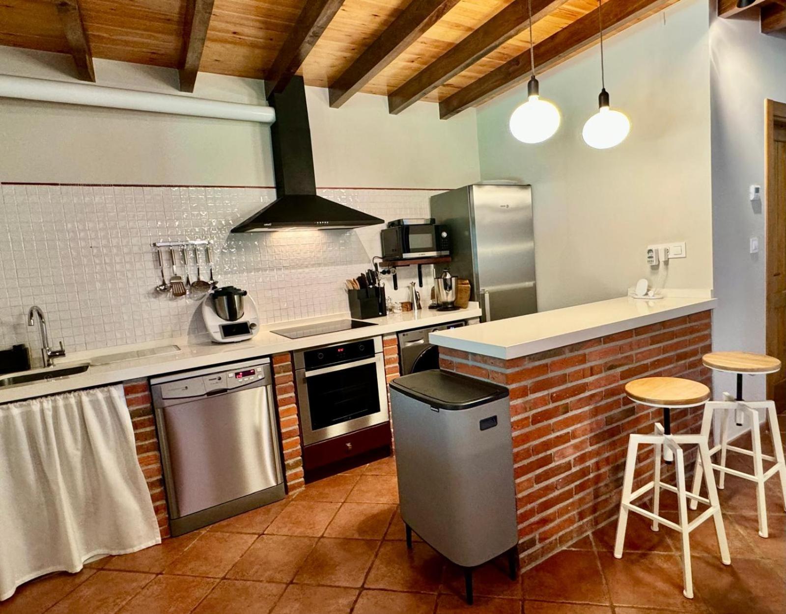 Three-Bedroom House photo 3
