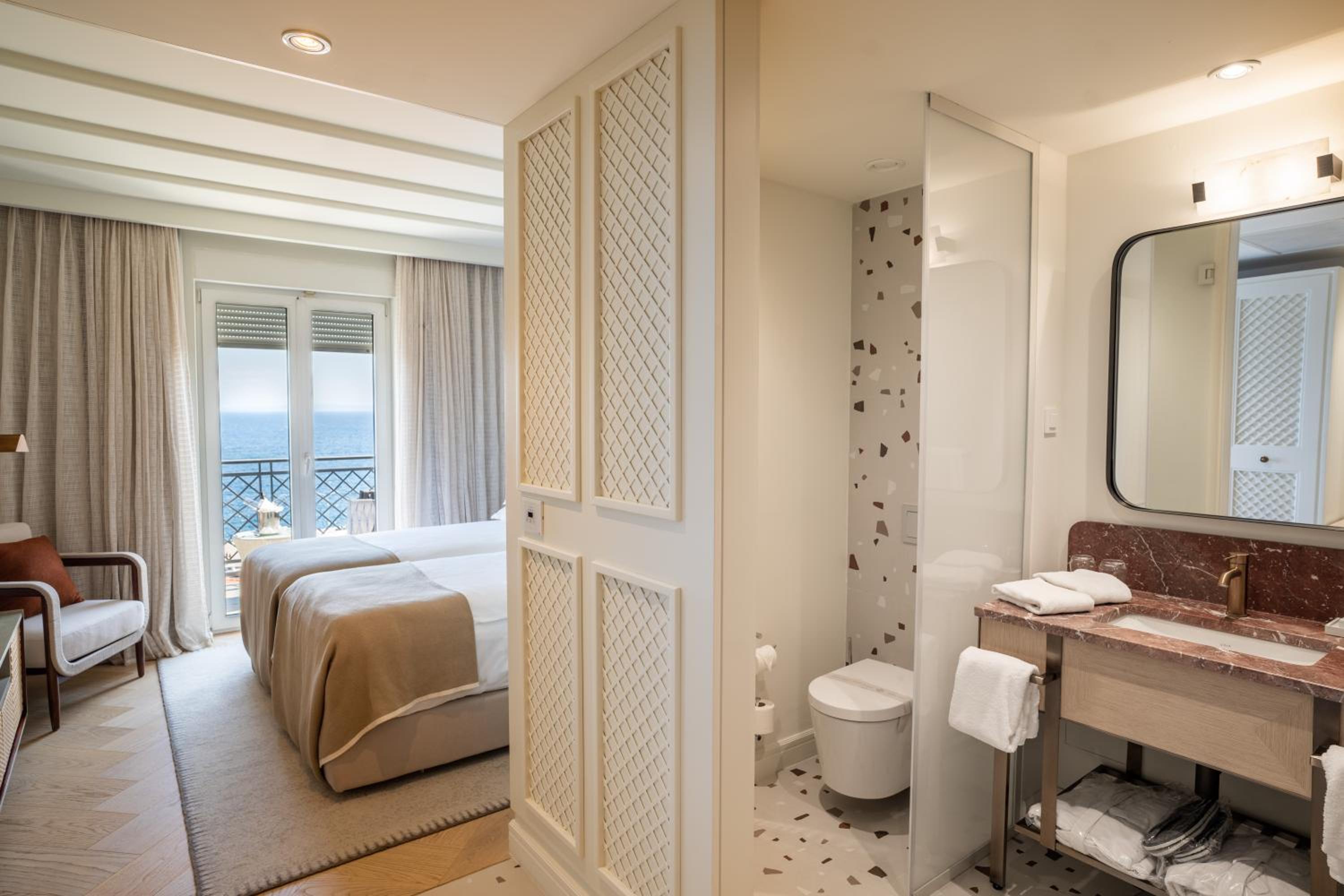 Double or Twin Room with Sea View- Villa Camellia annex building - Photo 7