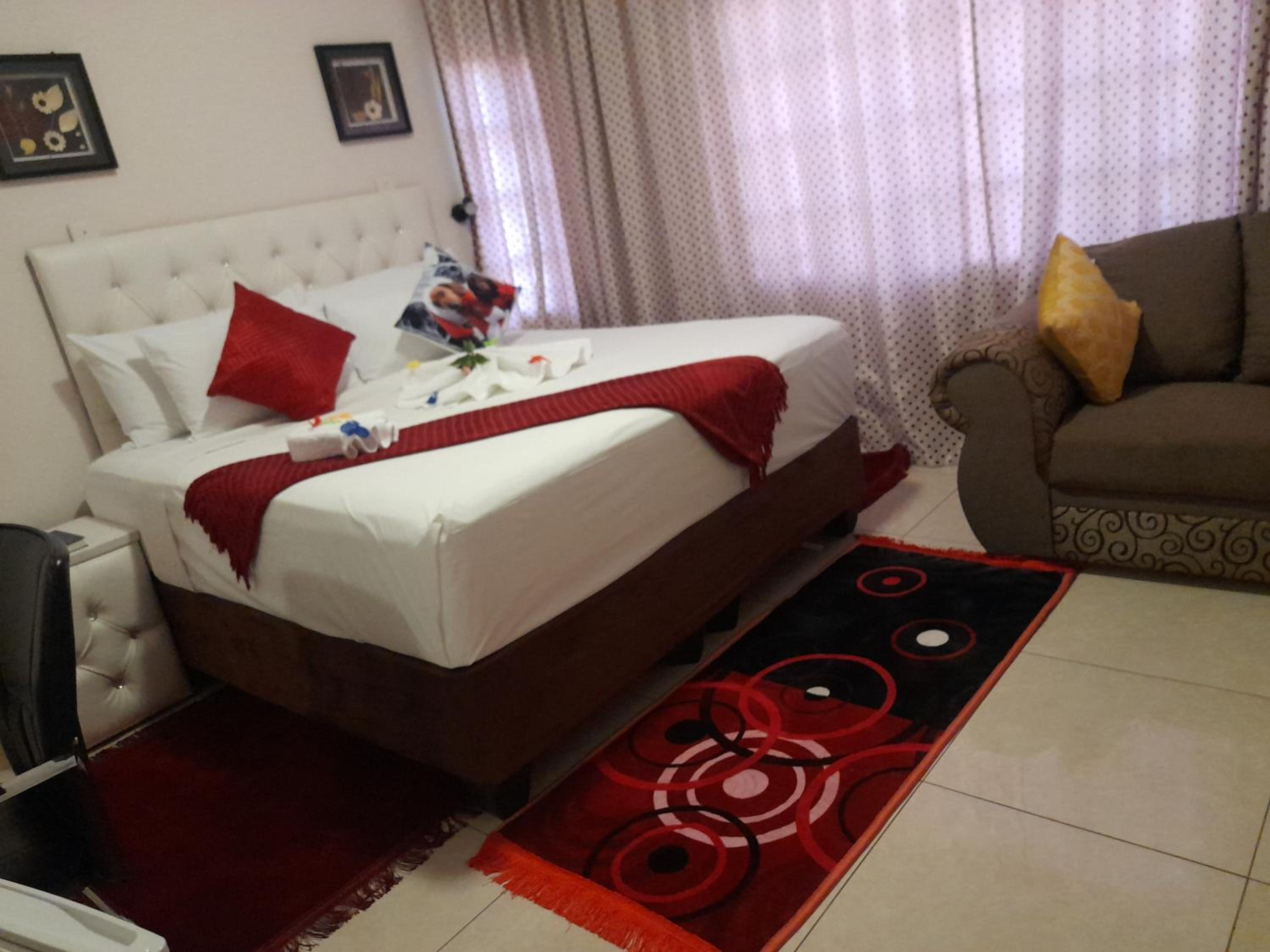 Deluxe King Room photo 1