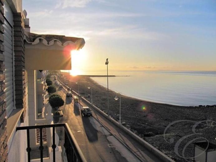 Apartamento de una habitación con vistas al mar y terraza