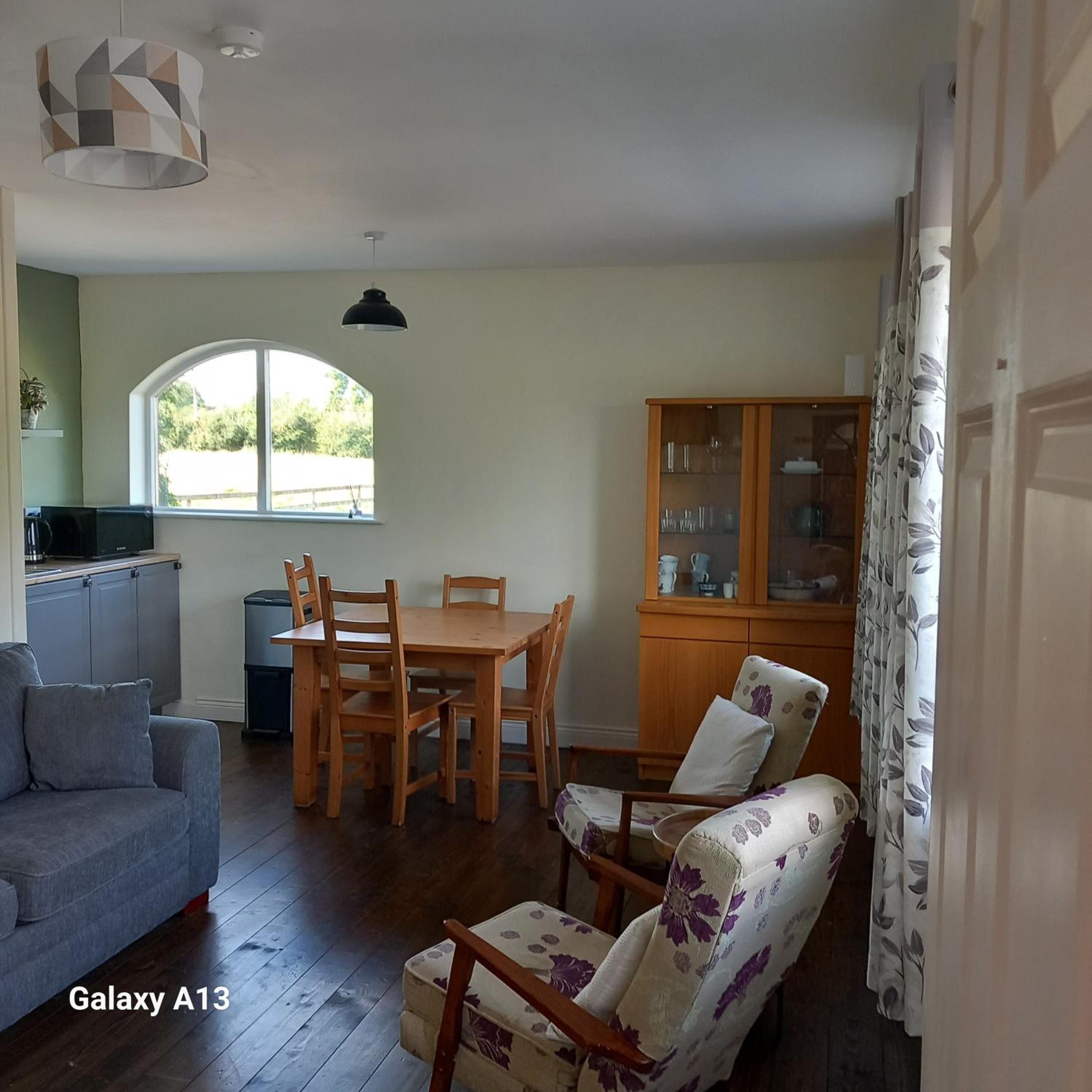 One-Bedroom Cottage - Photo 3