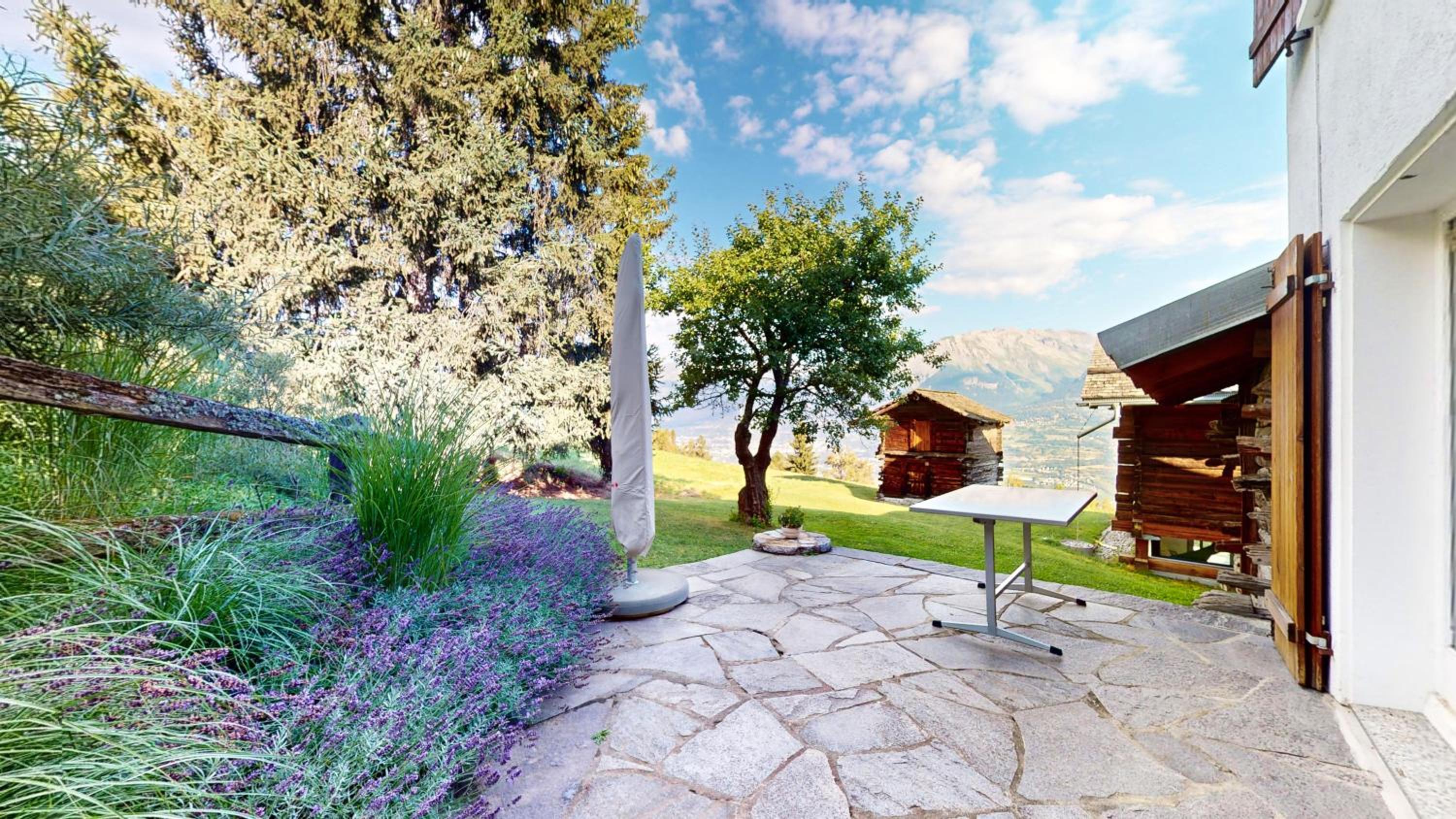 Three-Bedroom Chalet photo 3
