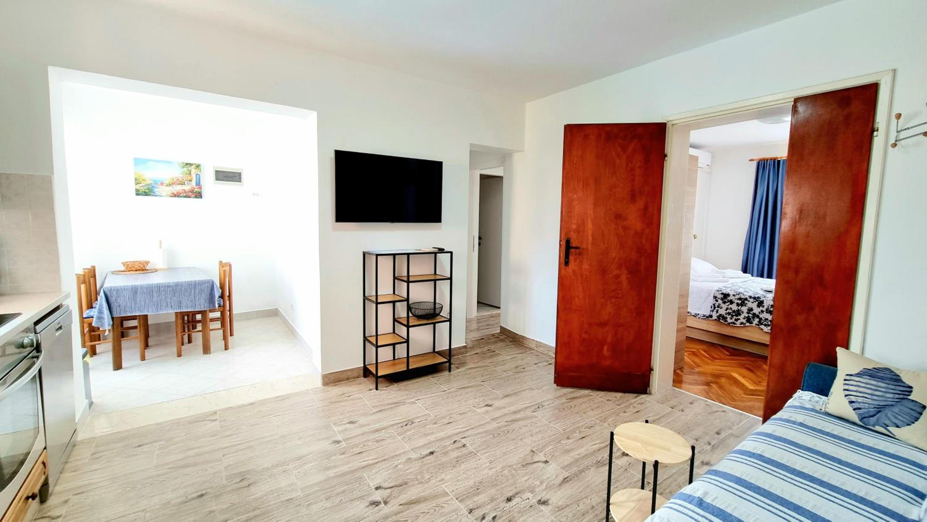 Two-Bedroom Deluxe Apartment with Balcony