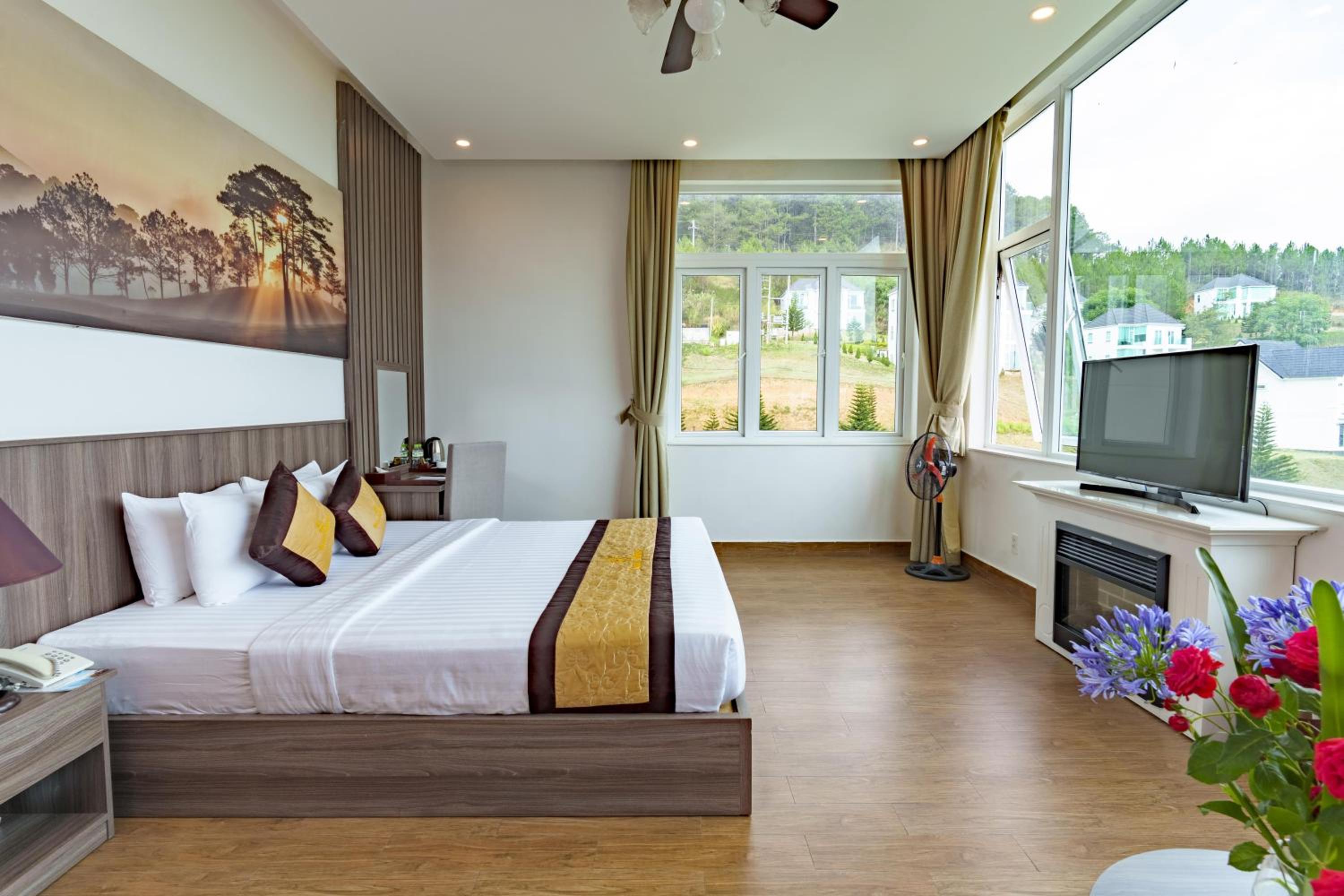 Premier Double Room with Lake View photo 2