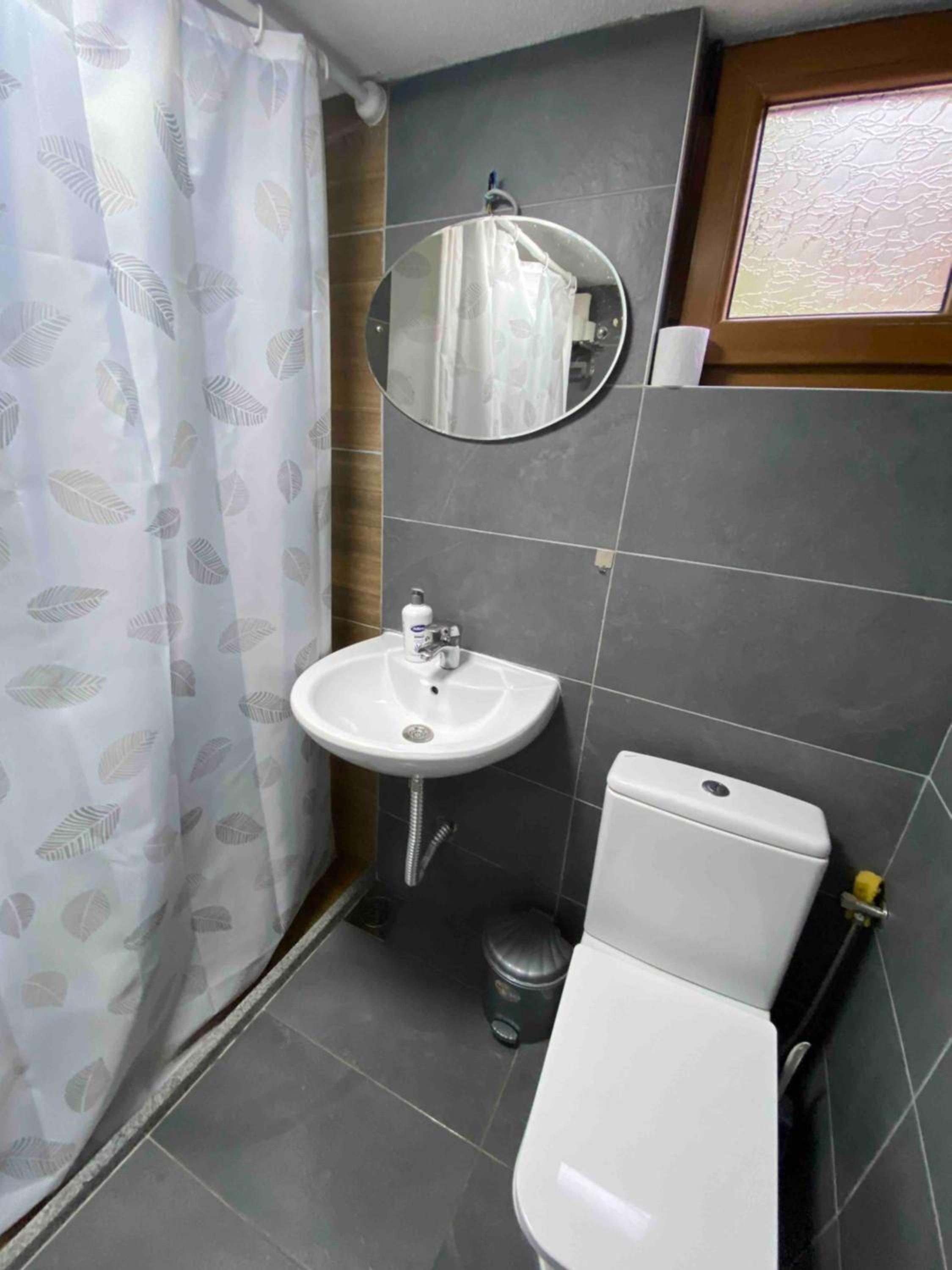 Double or Twin Room with Mountain View photo 3