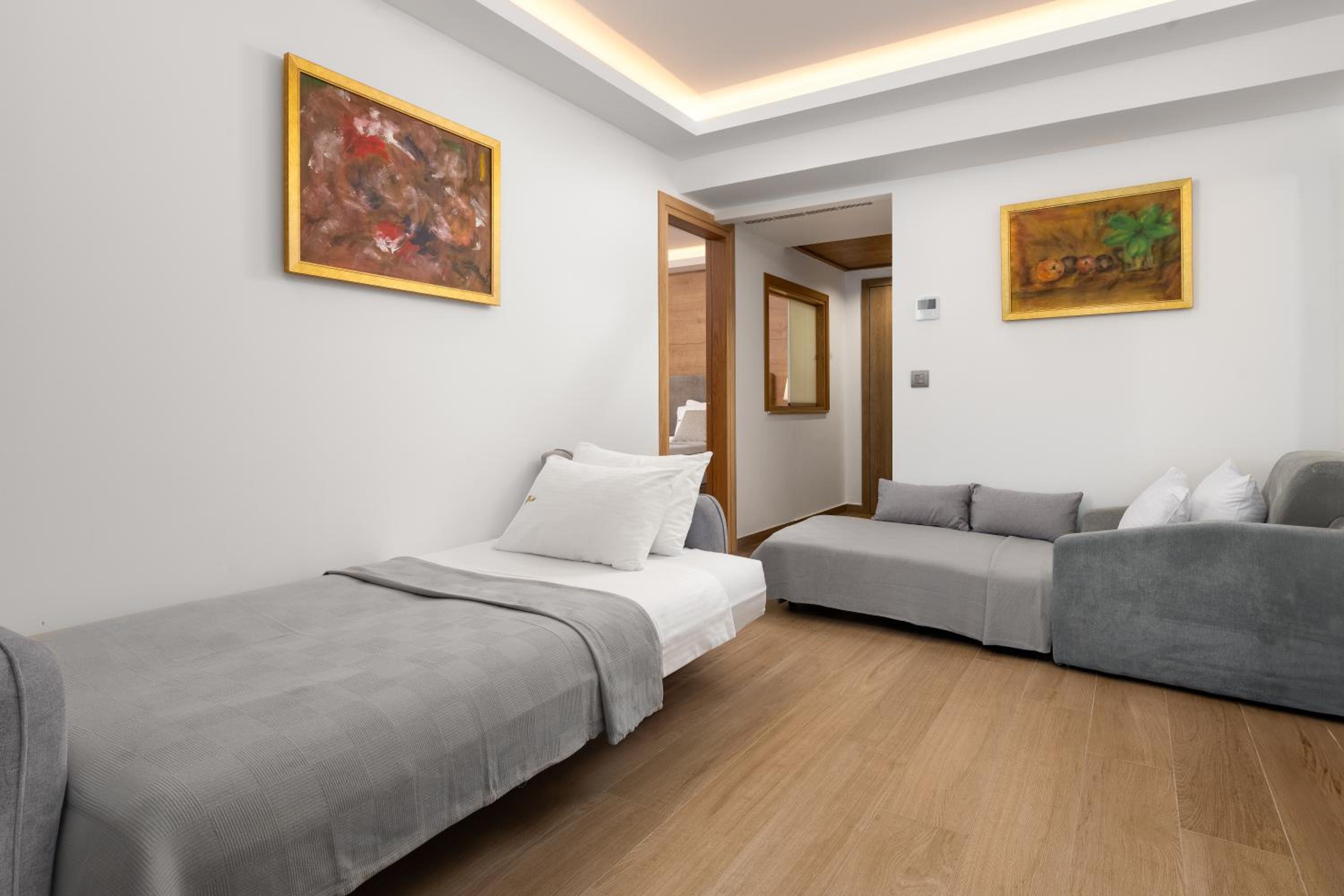 Junior Suite with Balcony photo 2