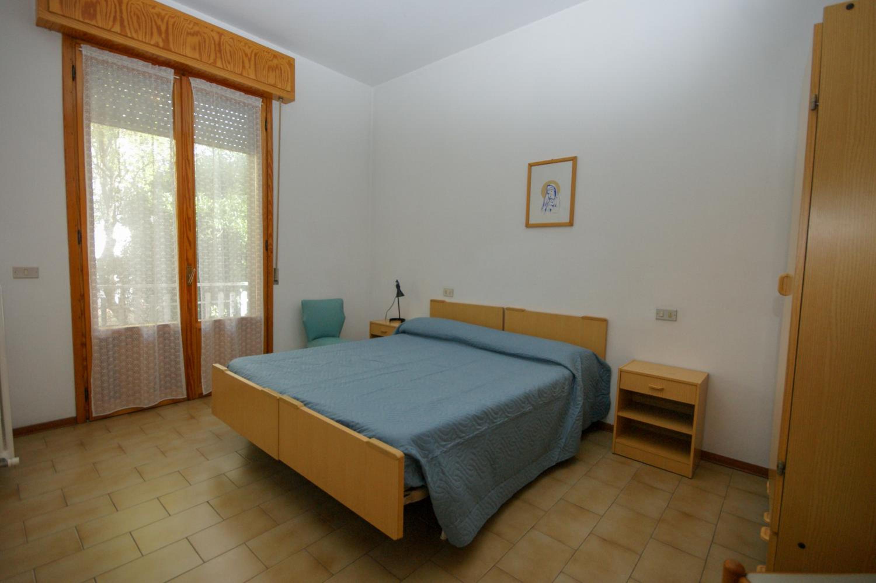 Three-Bedroom Apartment with Balcony photo 1