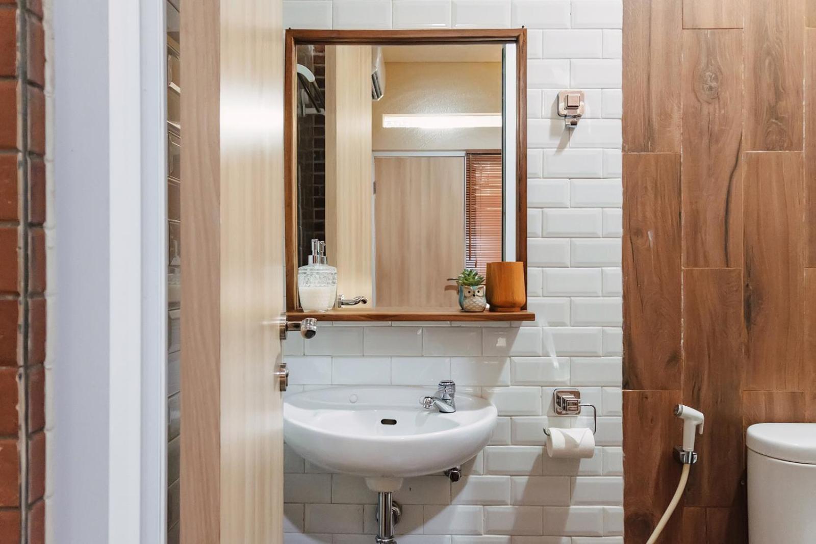 Standard Double Room - Photo 10