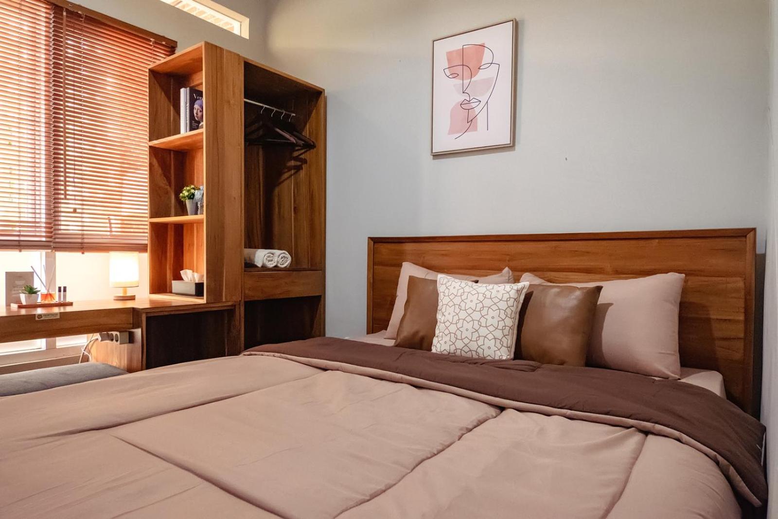Deluxe Double Room - Photo 13