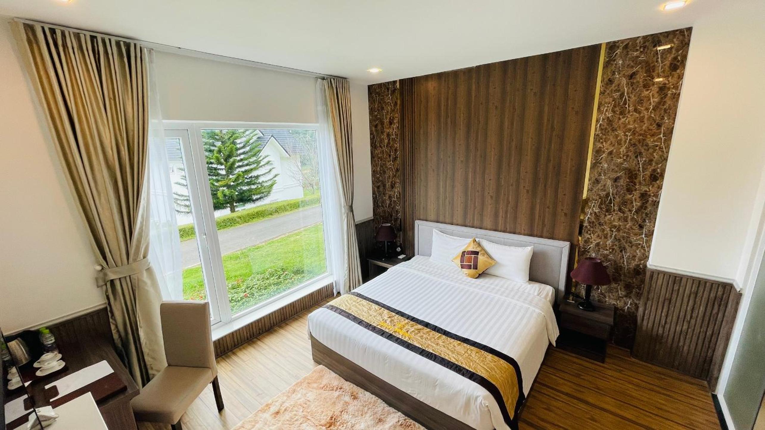 Superior Double or Twin Room photo 3