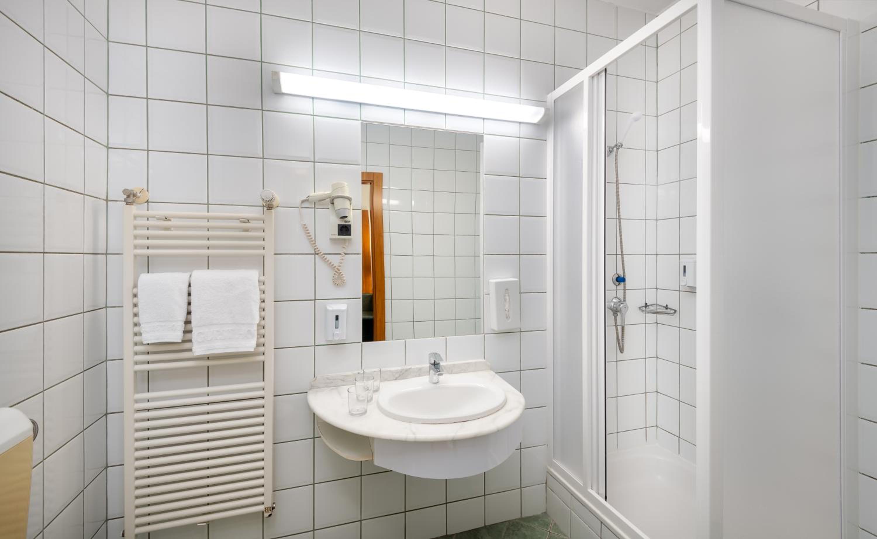 Double/Twin Room - Photo 2