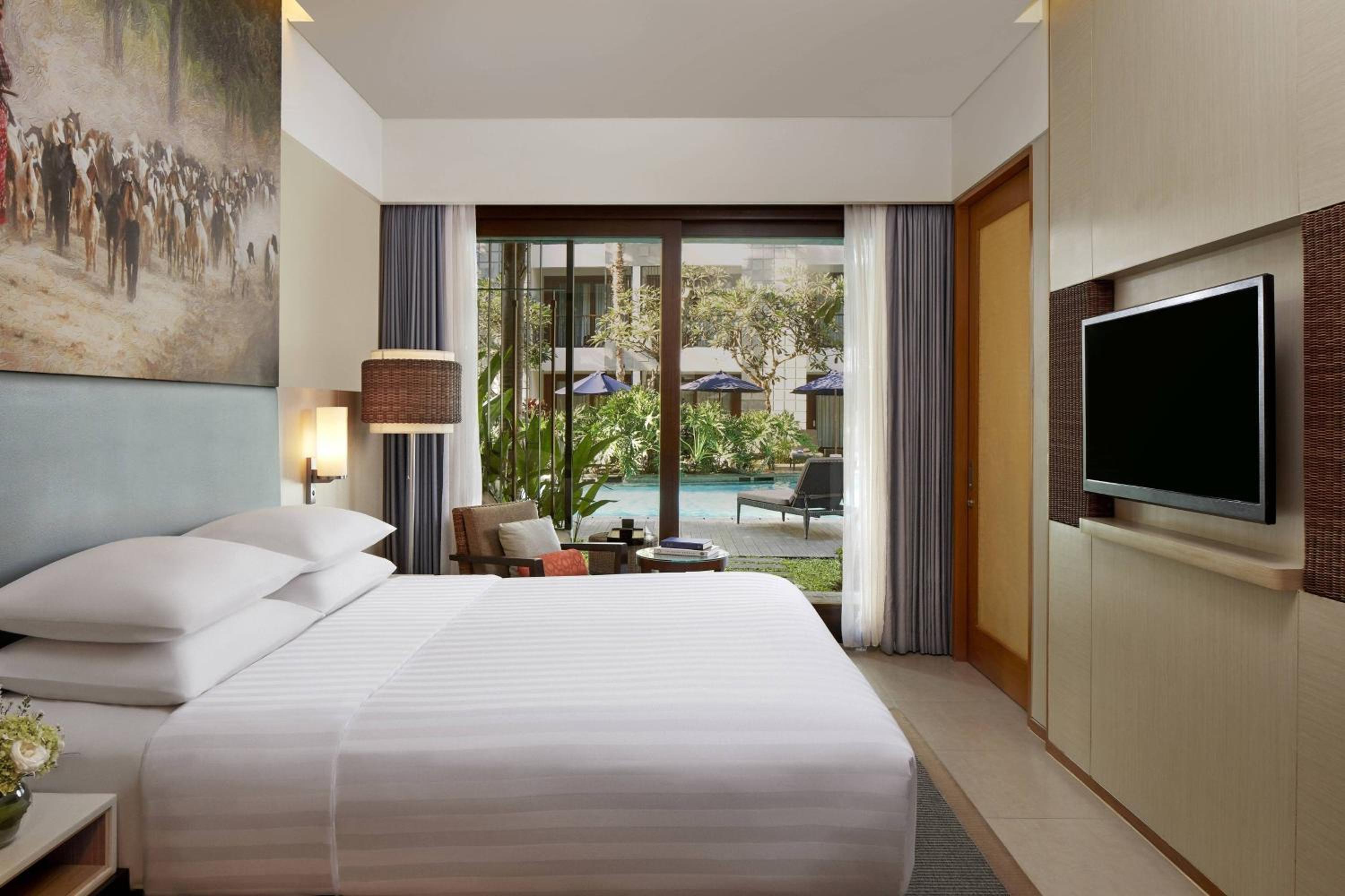 Deluxe King Room with Pool Terrace