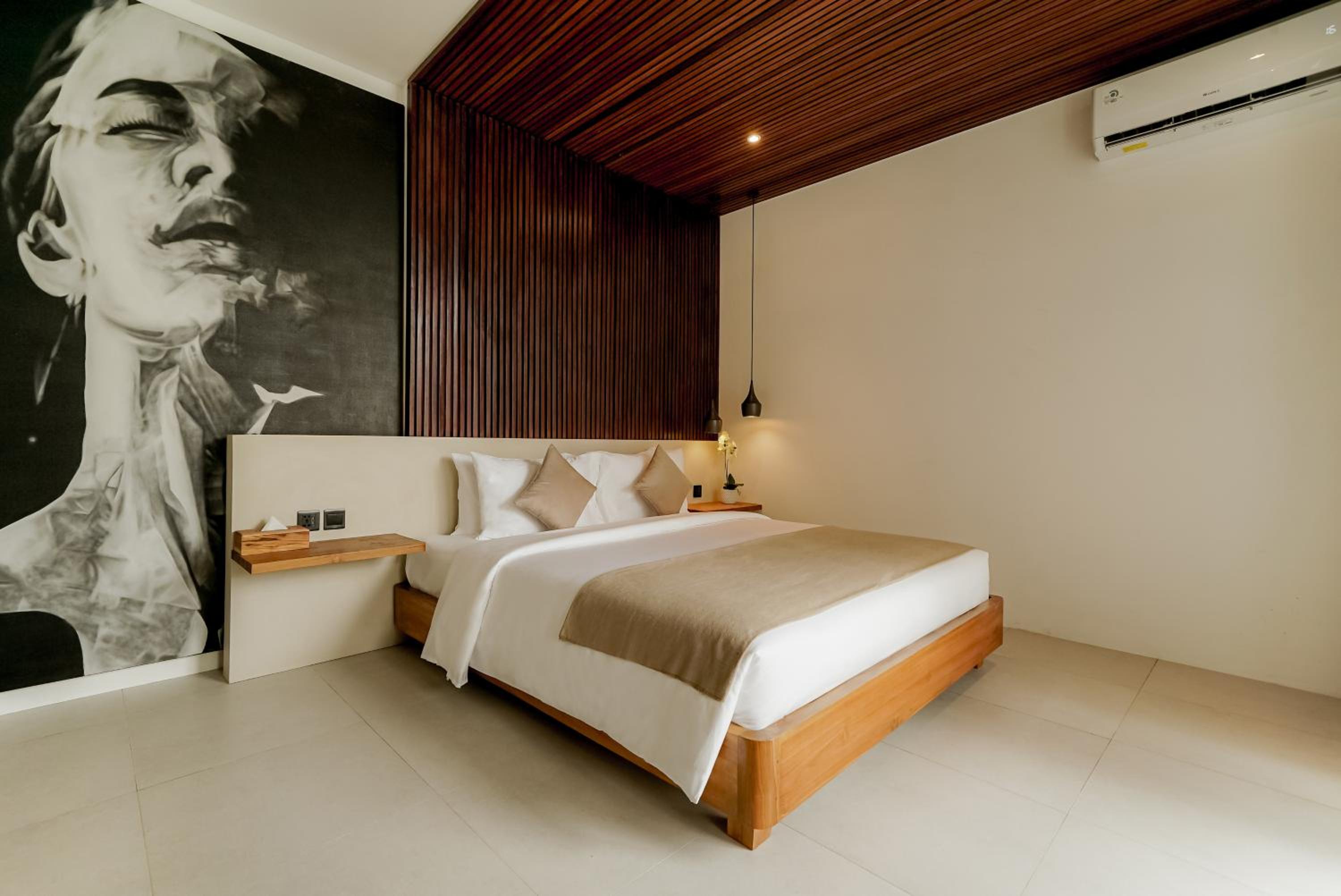 Villa photo 2