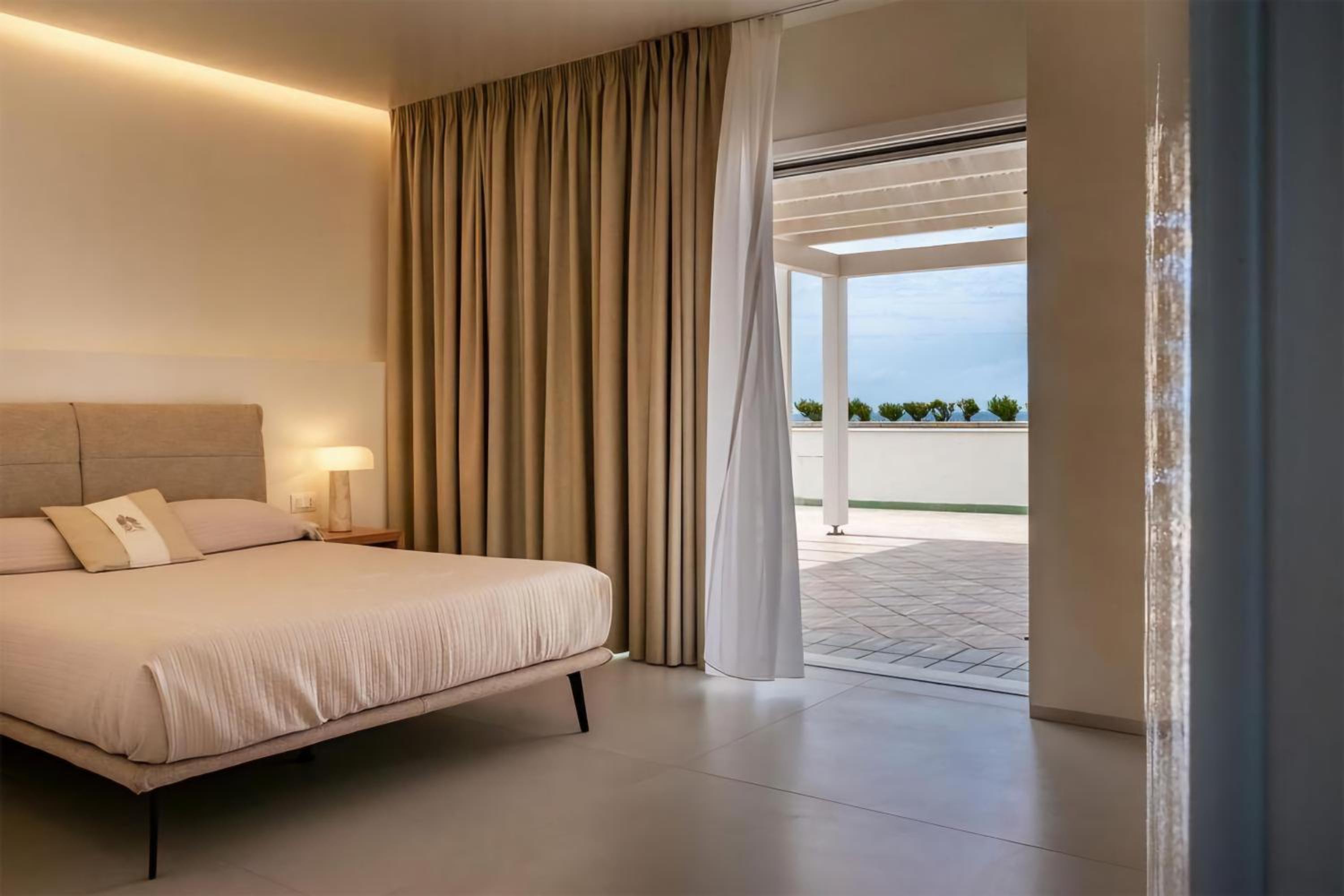 Junior Suite with Sea View photo 1