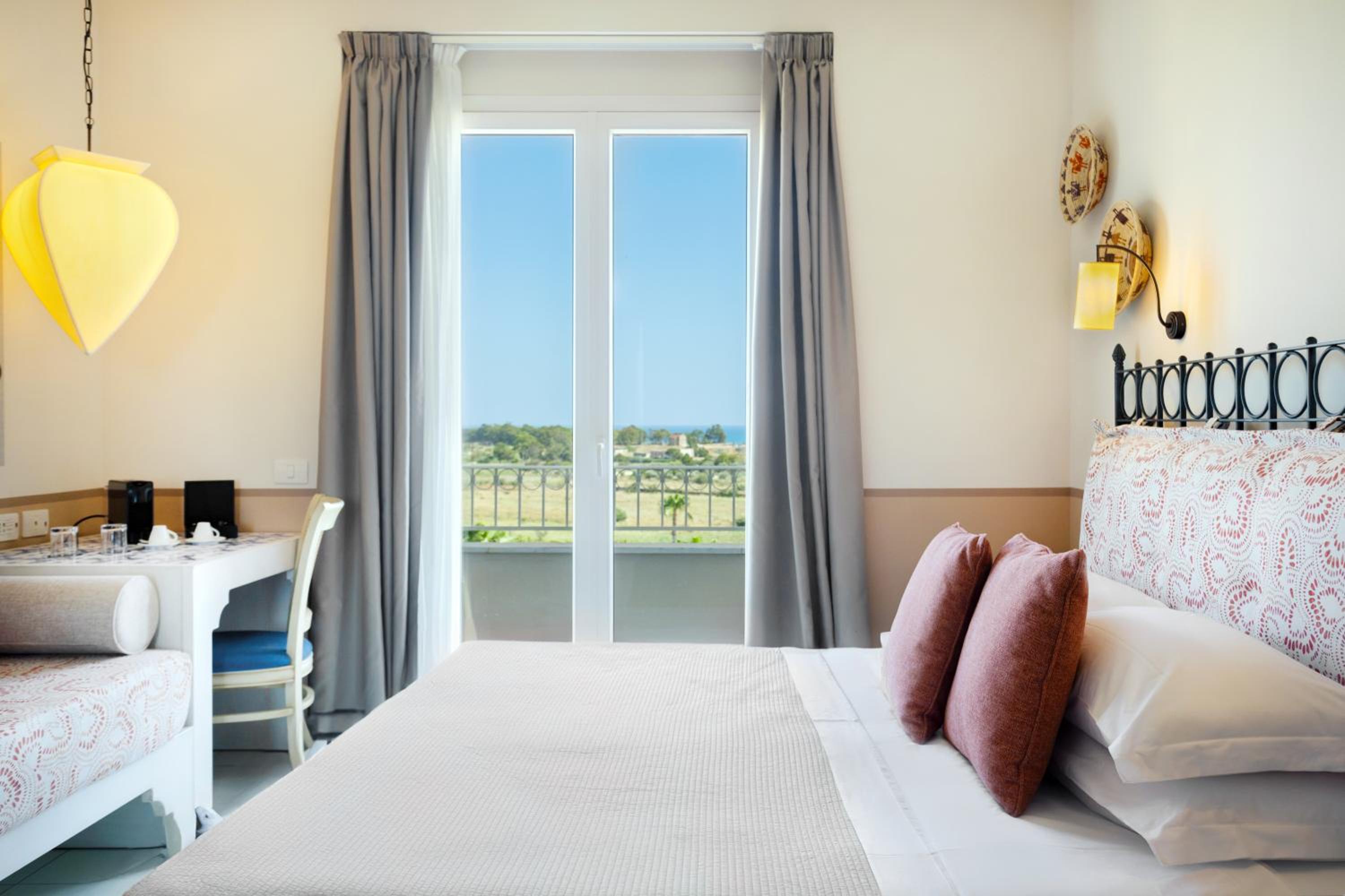 Superior Double Room with Sea View - Photo 1