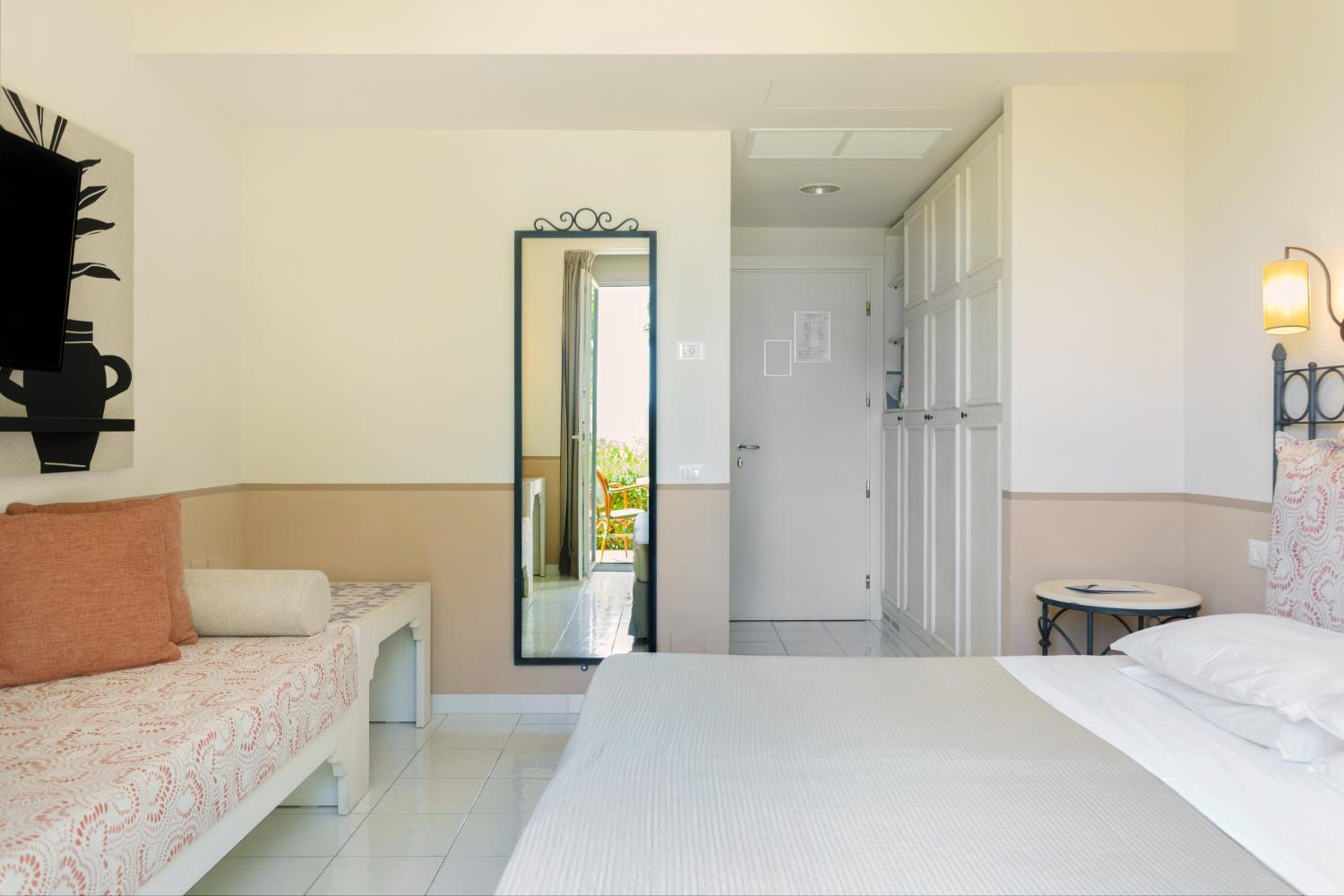 Superior Triple Room - Photo 5
