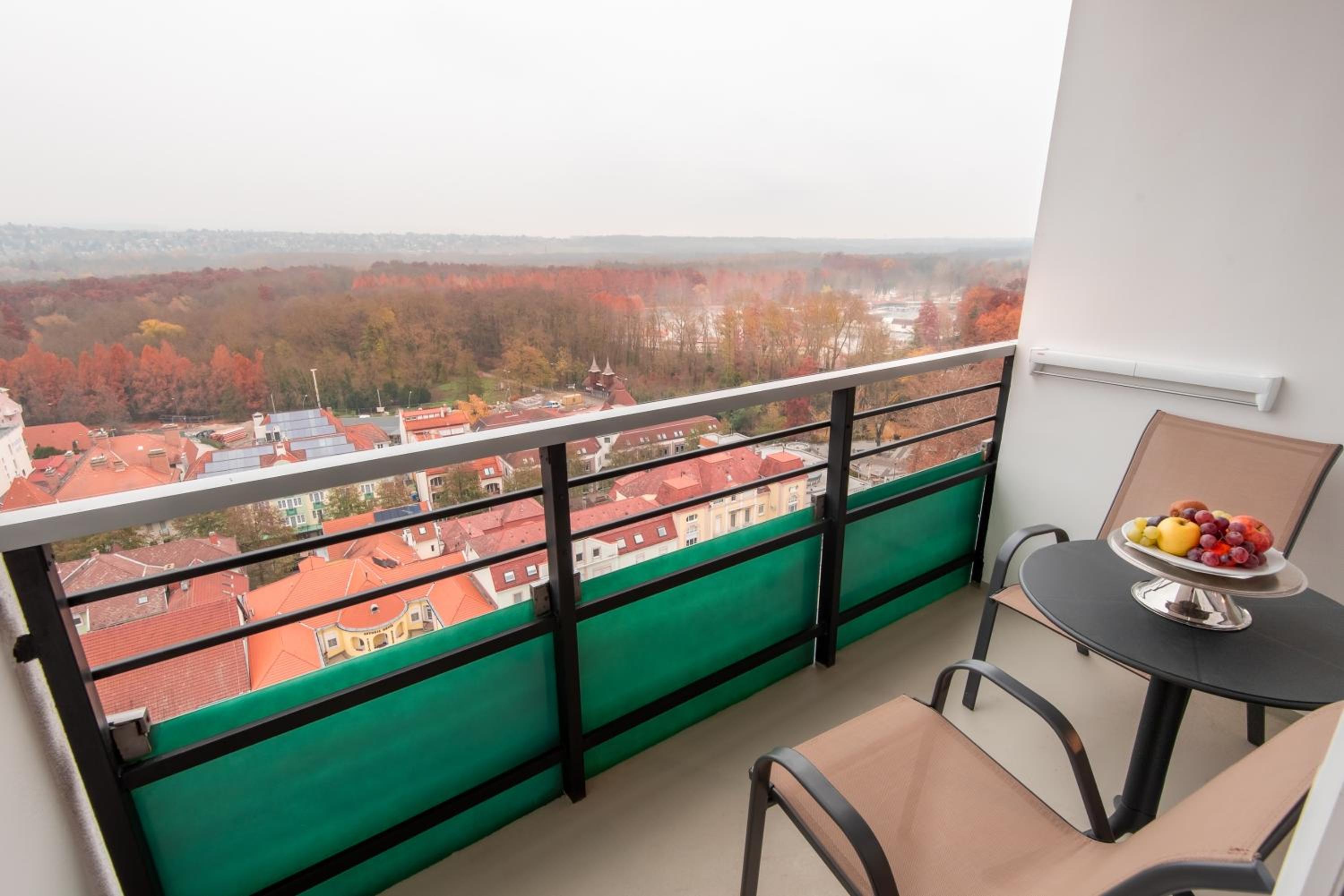 Superior Double or Twin Room with Lake View - Photo 5