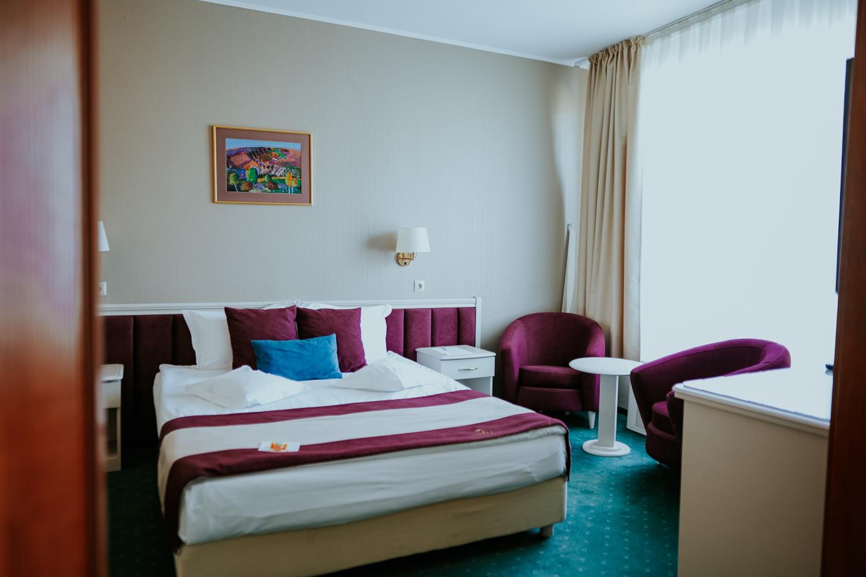 Suite with SPA access and Free Parking - Photo 5