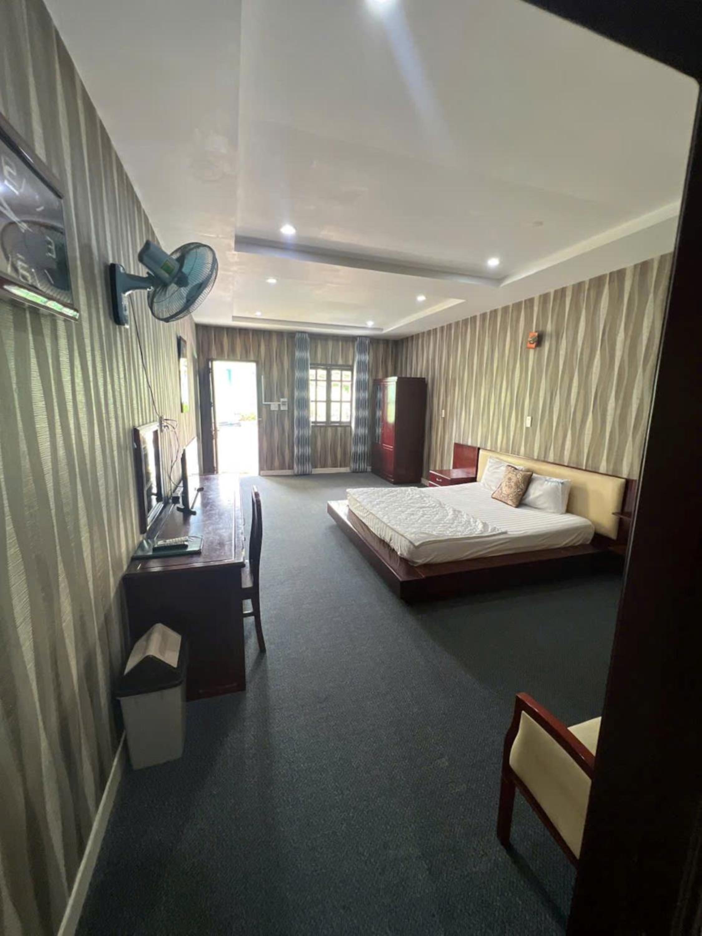 Deluxe Double Room - Photo 9