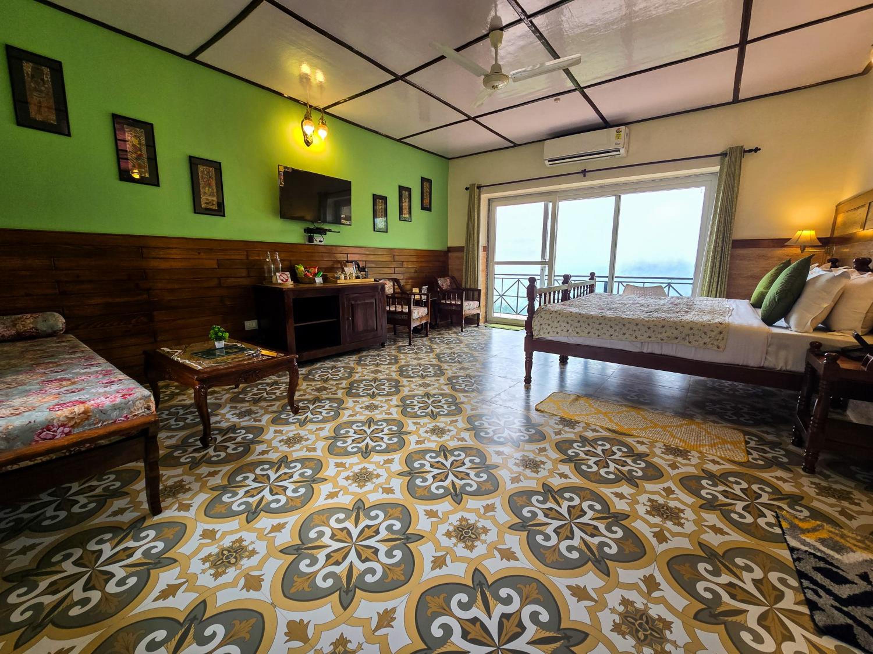 King Room with Mountain View