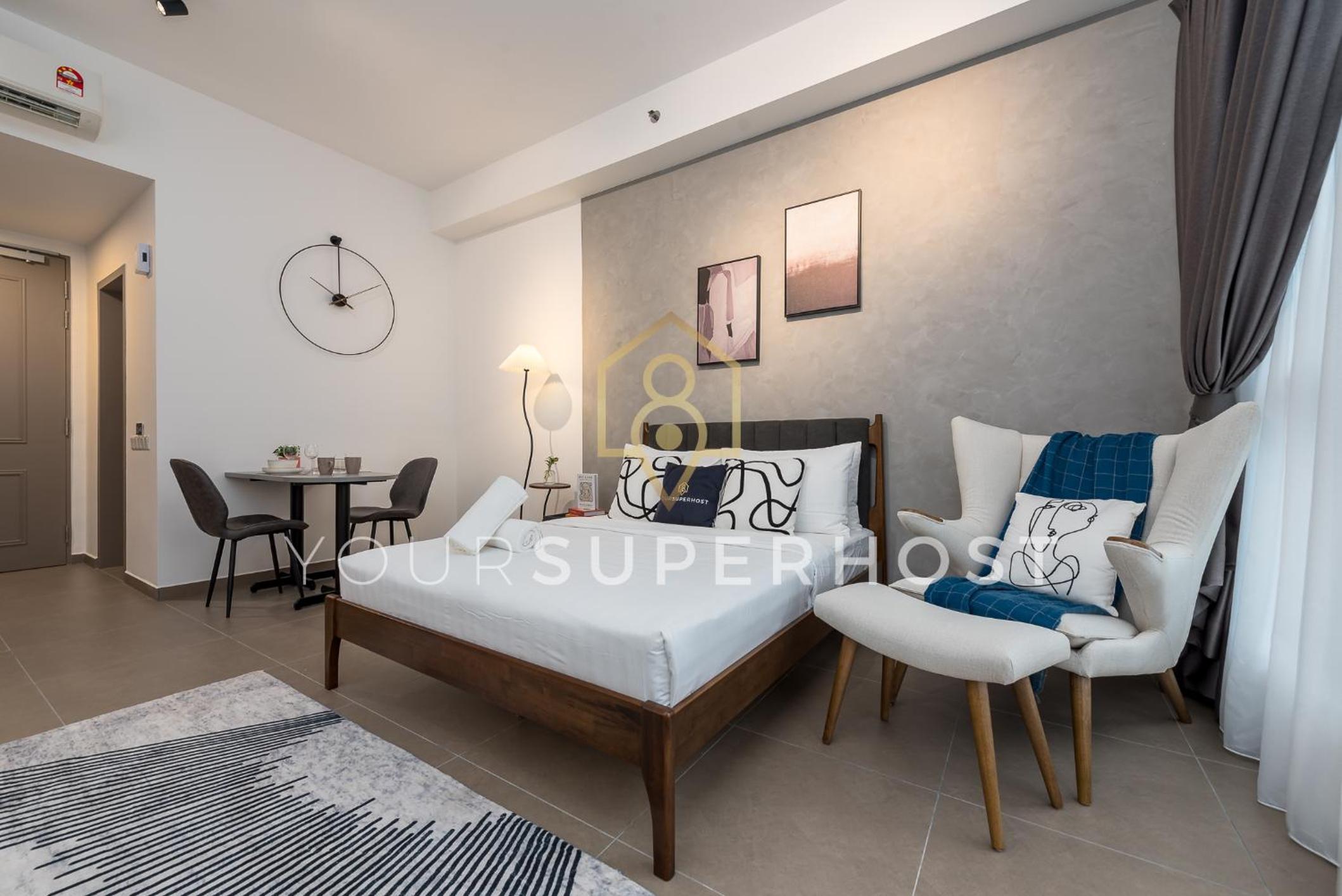 Queen Room - Photo 13