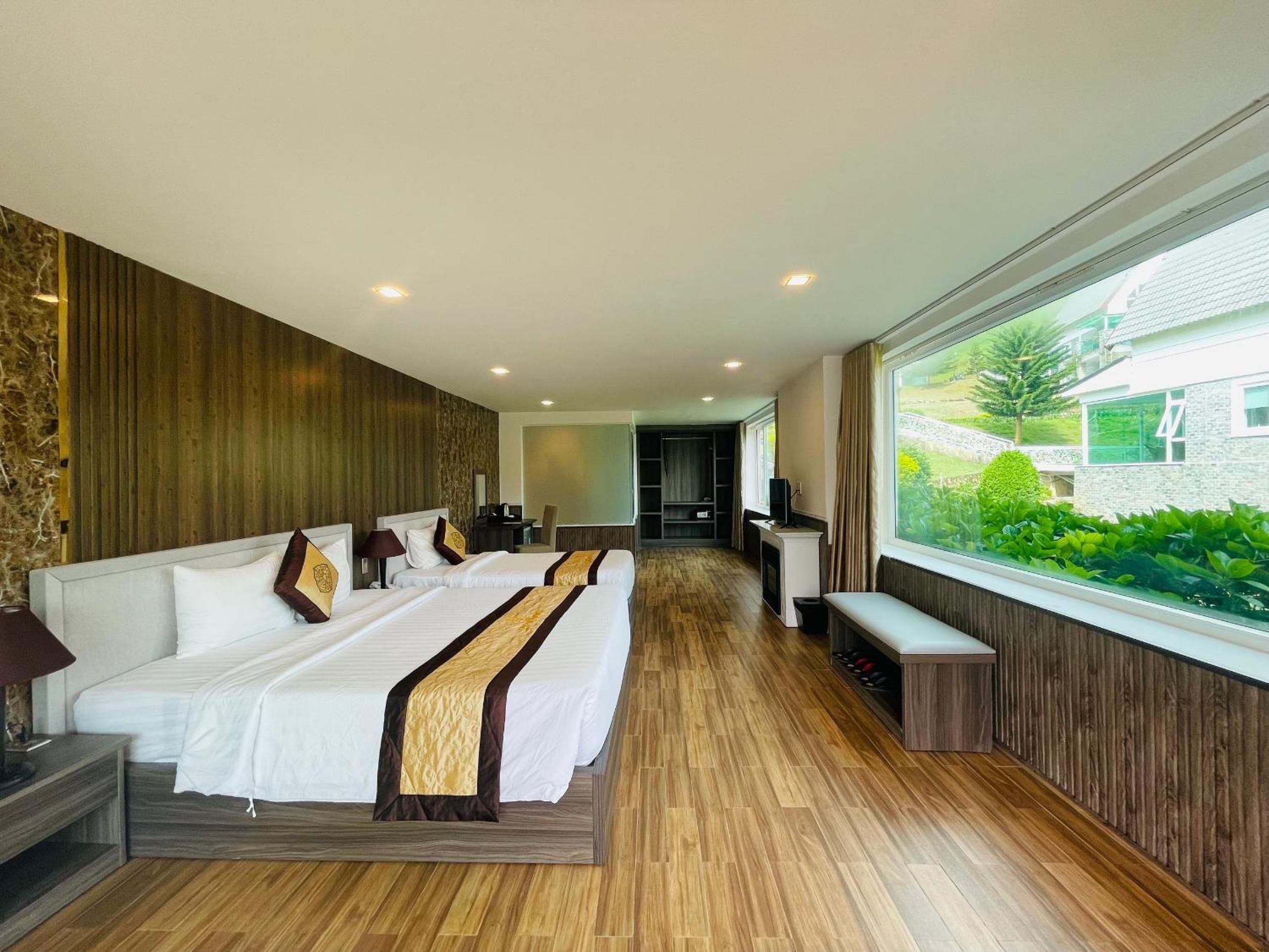 Deluxe Triple Room