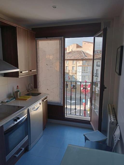 Three-Bedroom Apartment photo 2