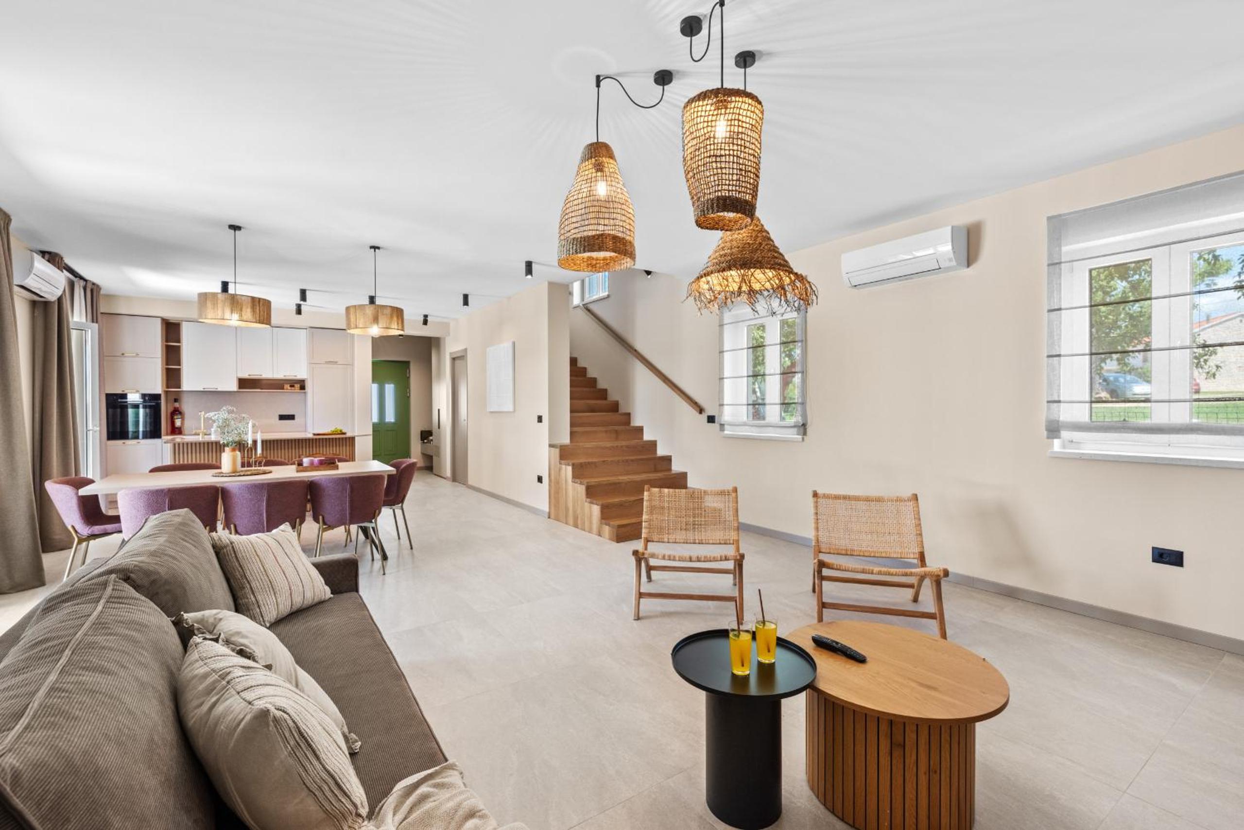 Villa photo 1