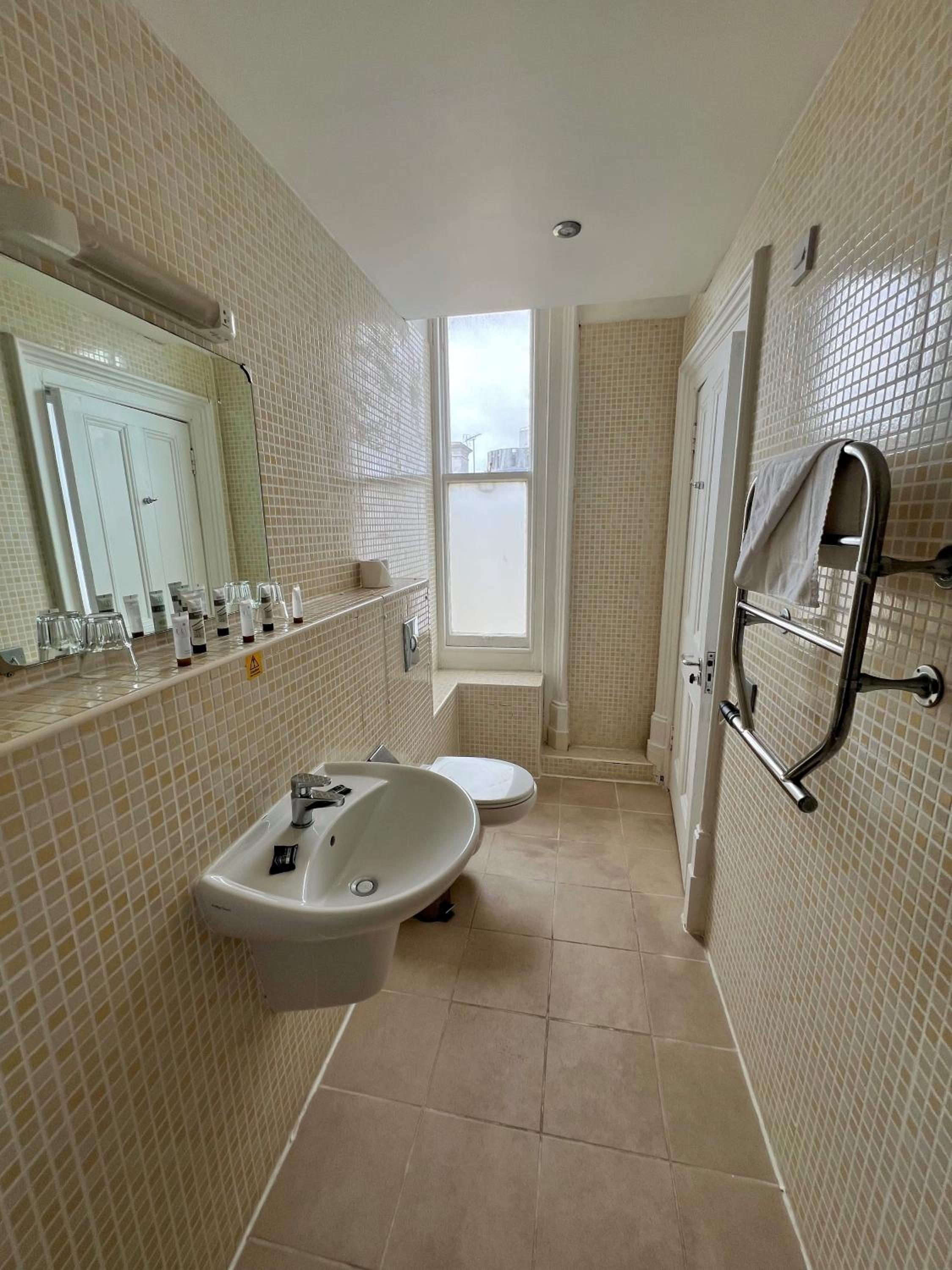 Twin Room with Sea View - Photo 5